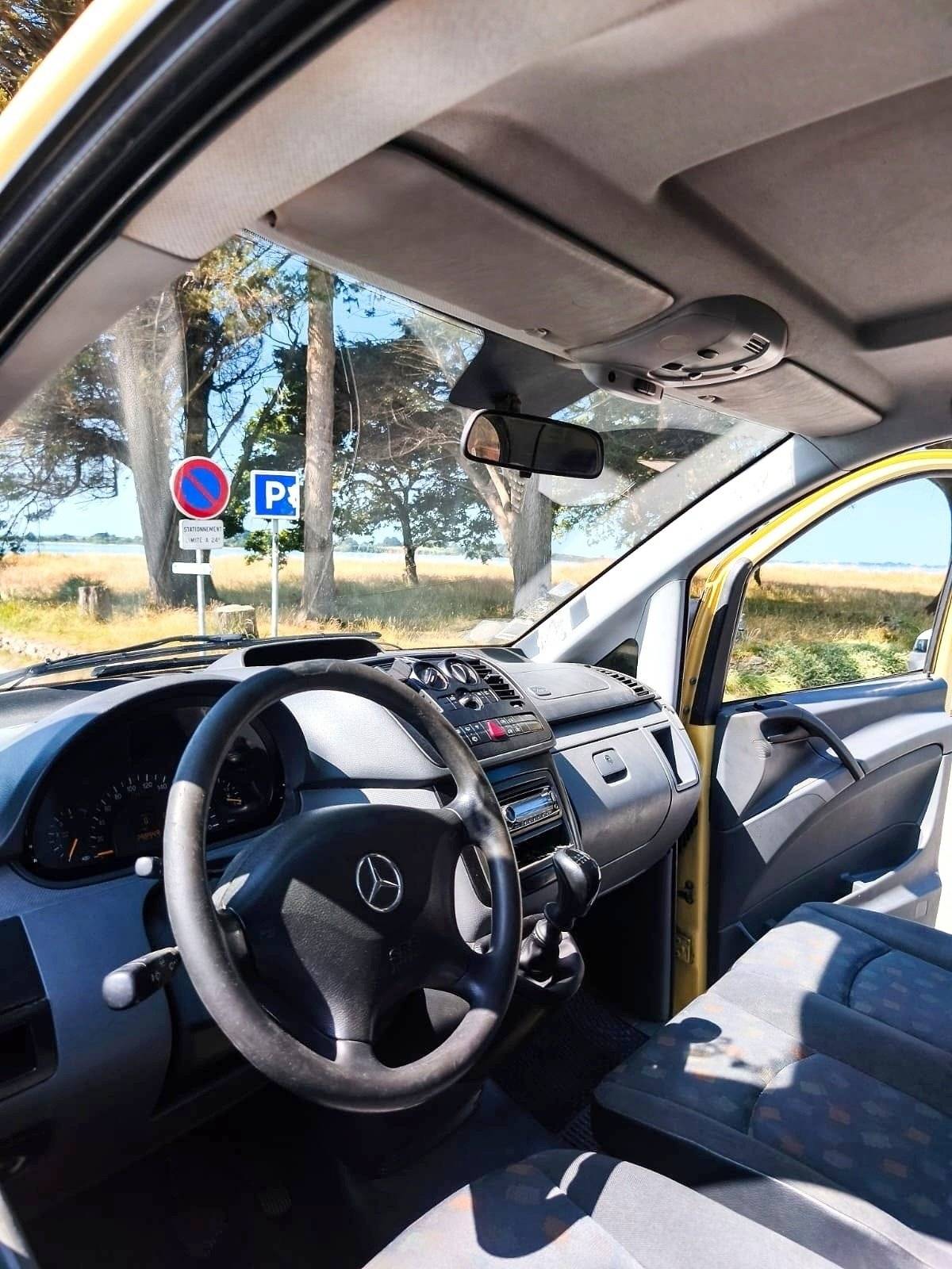 Cabina di guida Mercedes Vito - Yescapa