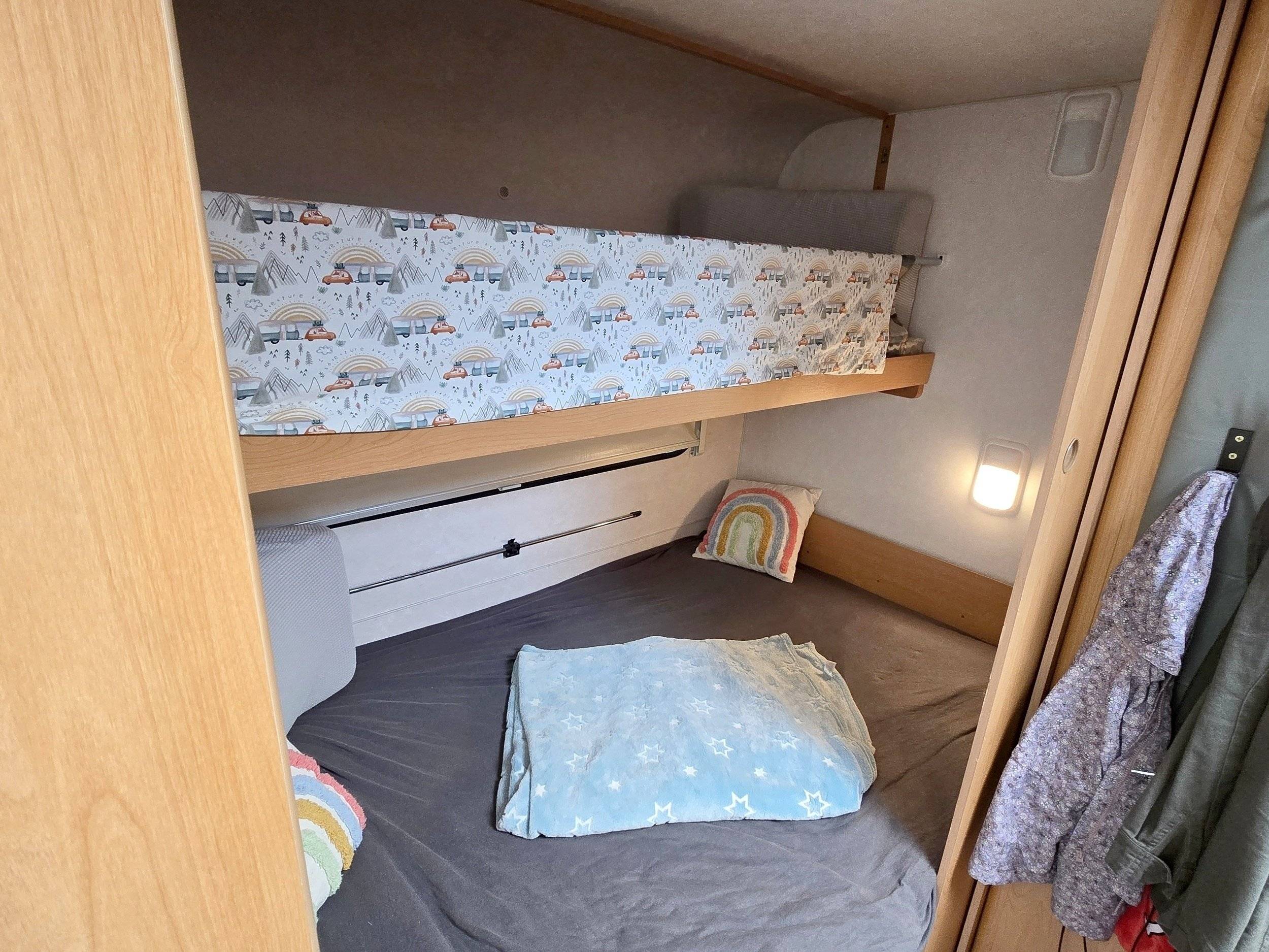 Plazas en cama Adria - Yescapa