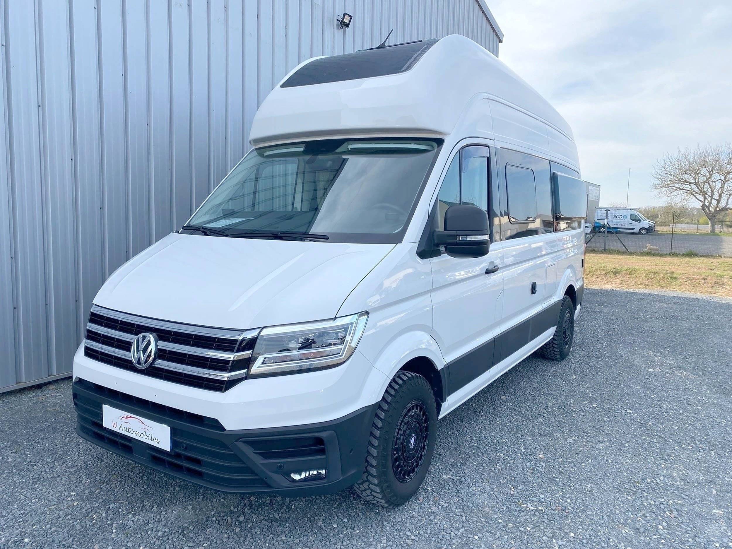 Vista frontale a ¾ Volkswagen Gran California - Yescapa