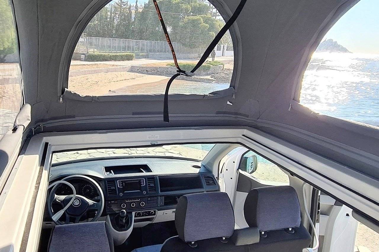 Volkswagen T6 with Raising Roof