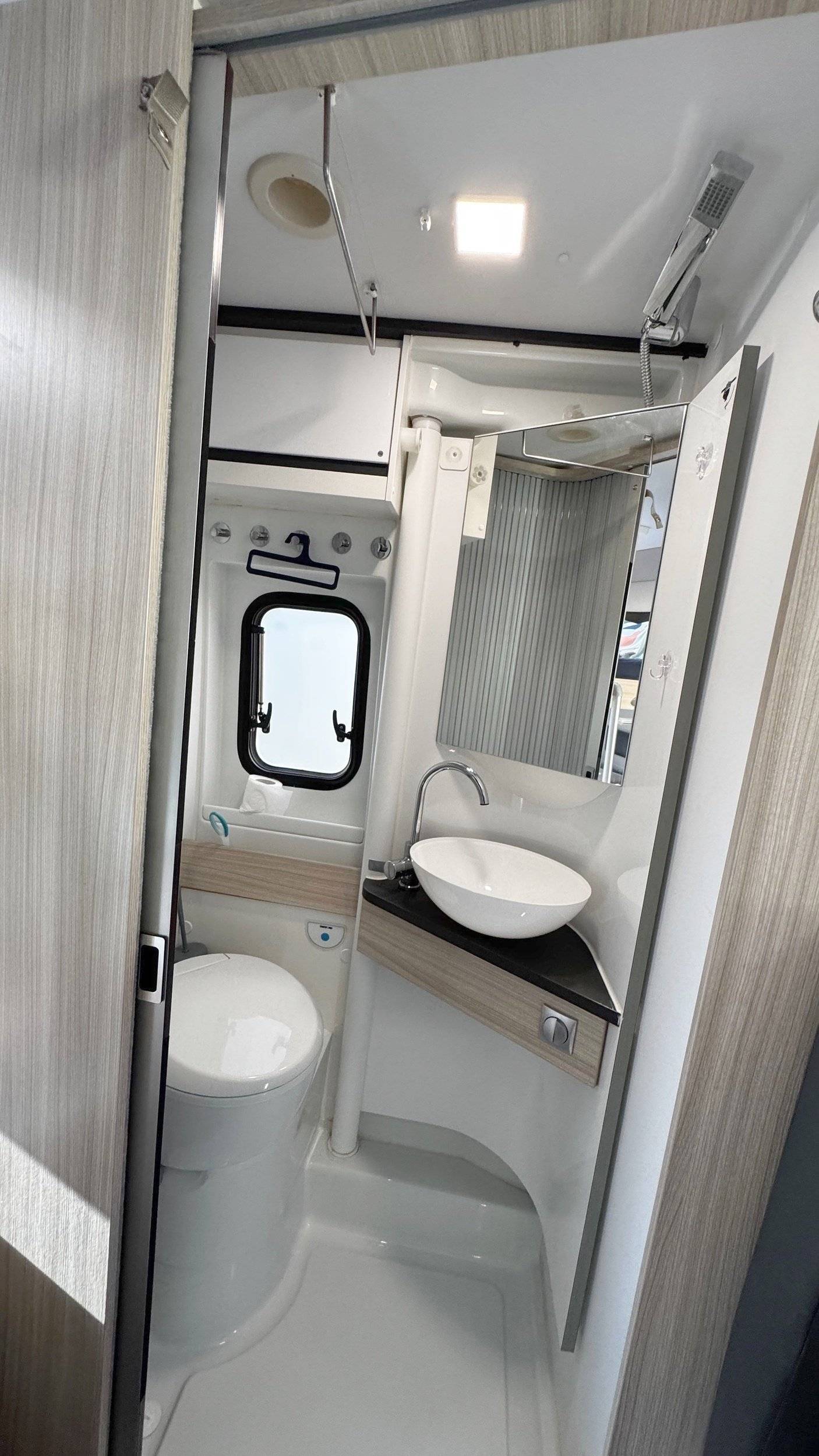 Adria Adria Twin PLUS 600 SPB Family