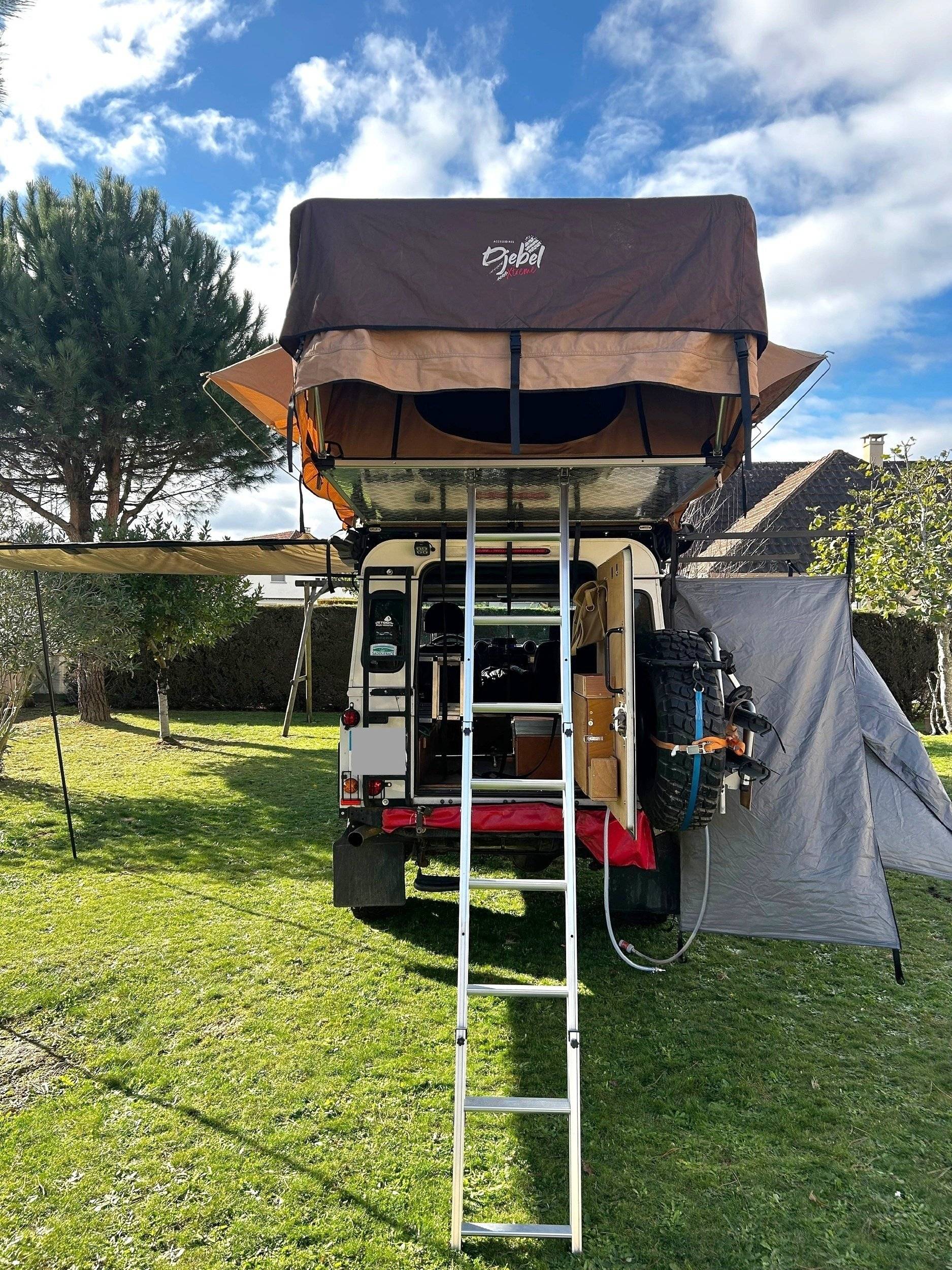 Land Rover Defender 110