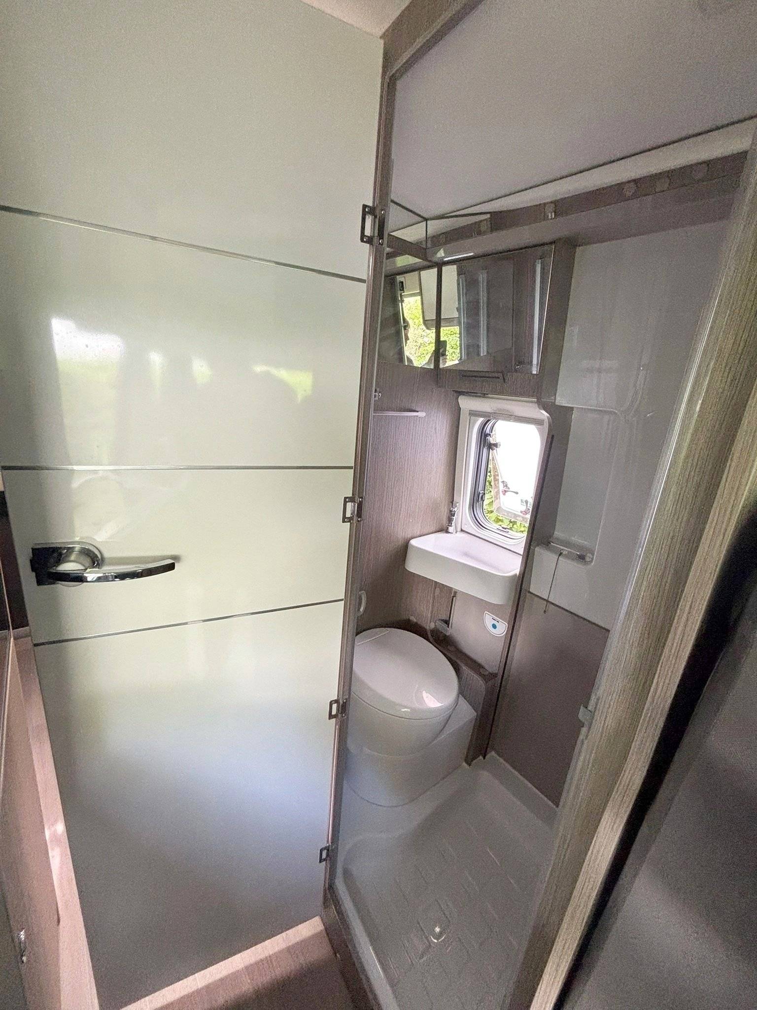 Chausson V594