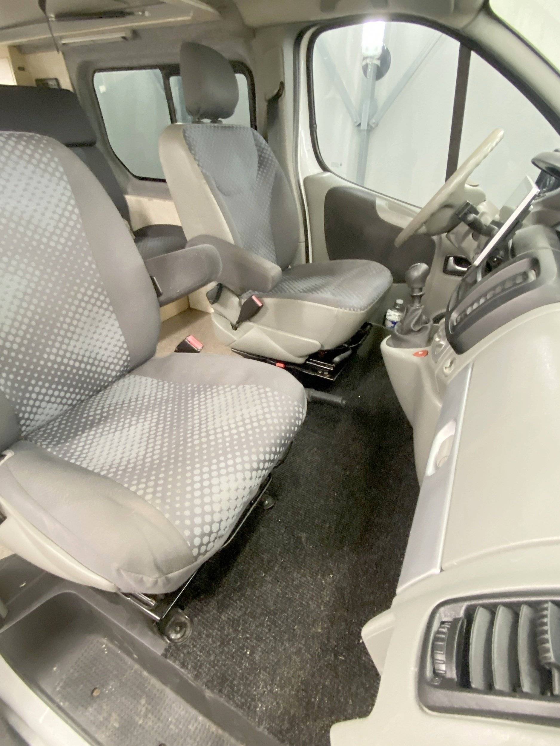 Isère Evasion RENAULT TRAFIC II 2,0L DCI 115CV L2H1 PACK EXTRA