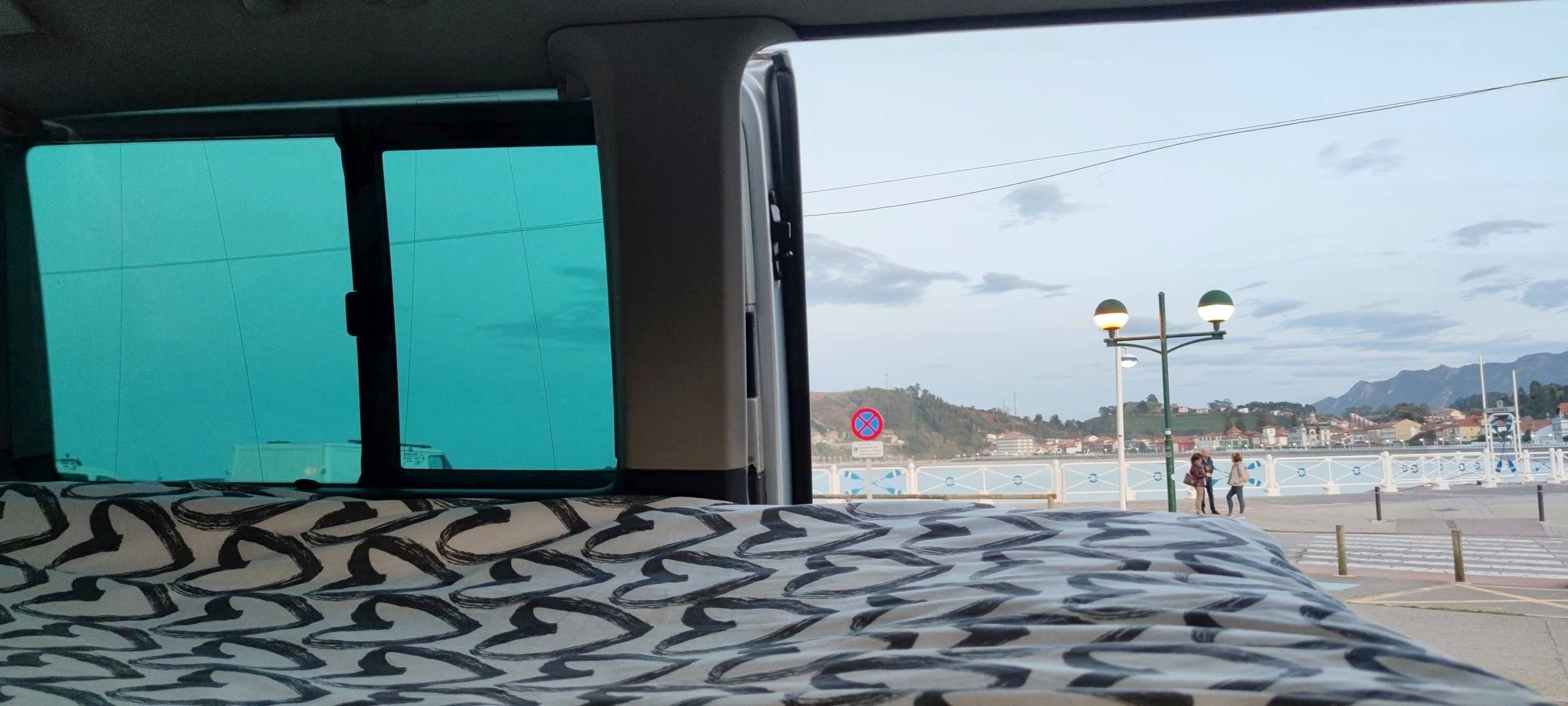 Couchages Volkswagen MULTIVAN T5 179 CV - Yescapa