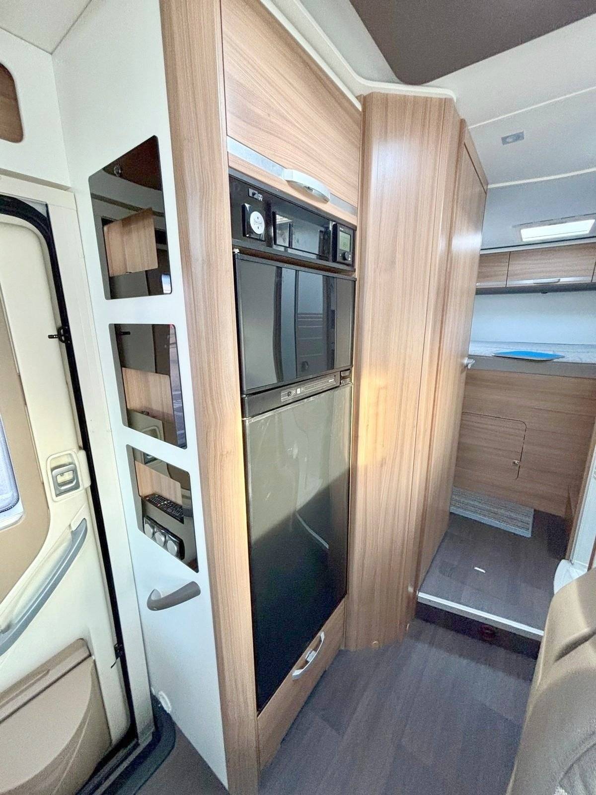 Adria Matrix Axess 670SP