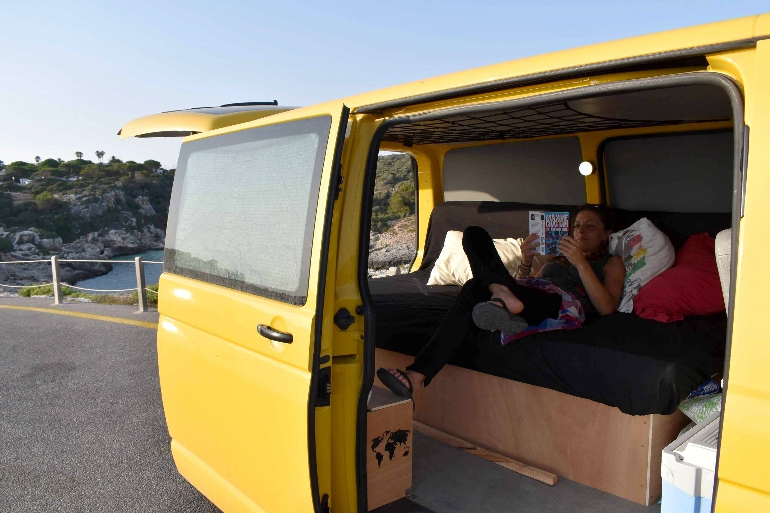 Slaapplaatsen Volkswagen T5 2 l 84 ch - Yescapa