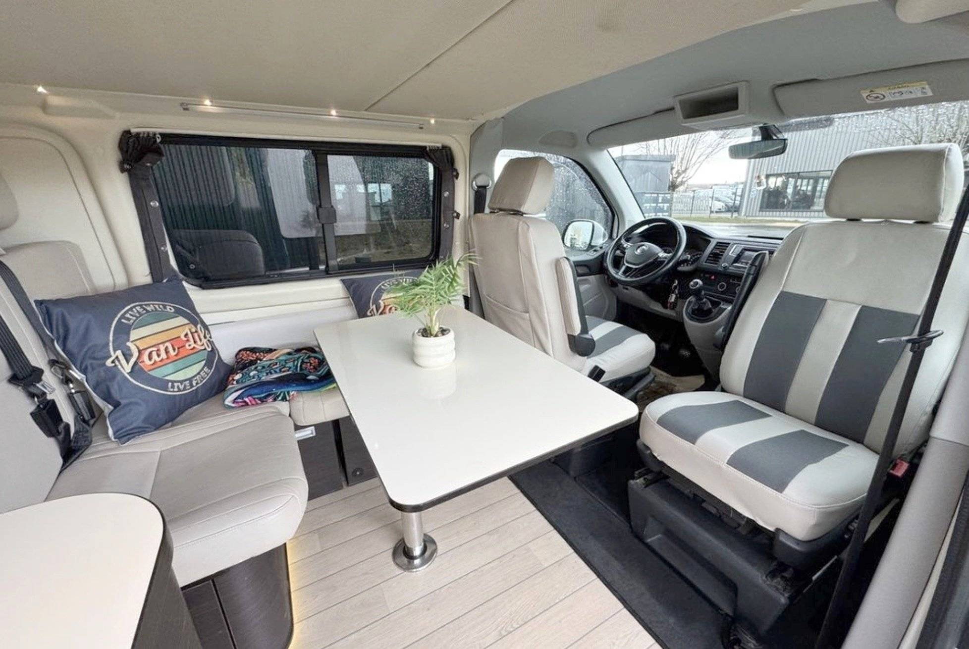 Eethoek Volkswagen T6 Long 2,0 l 150 ch - Yescapa