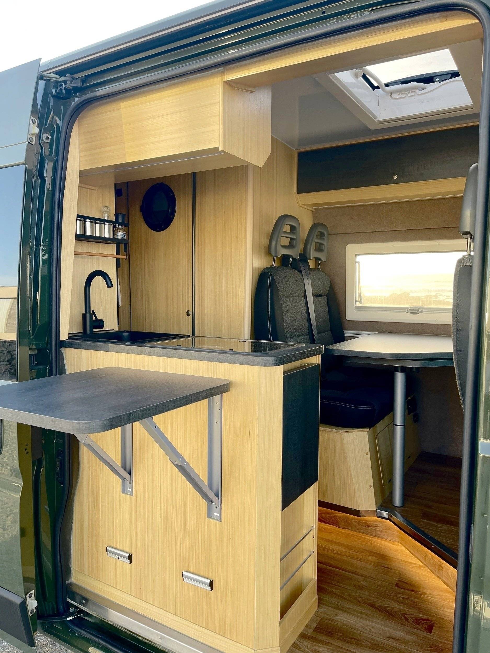 Coin repas Fiat Ducato 2,3 l 150 ch - Yescapa