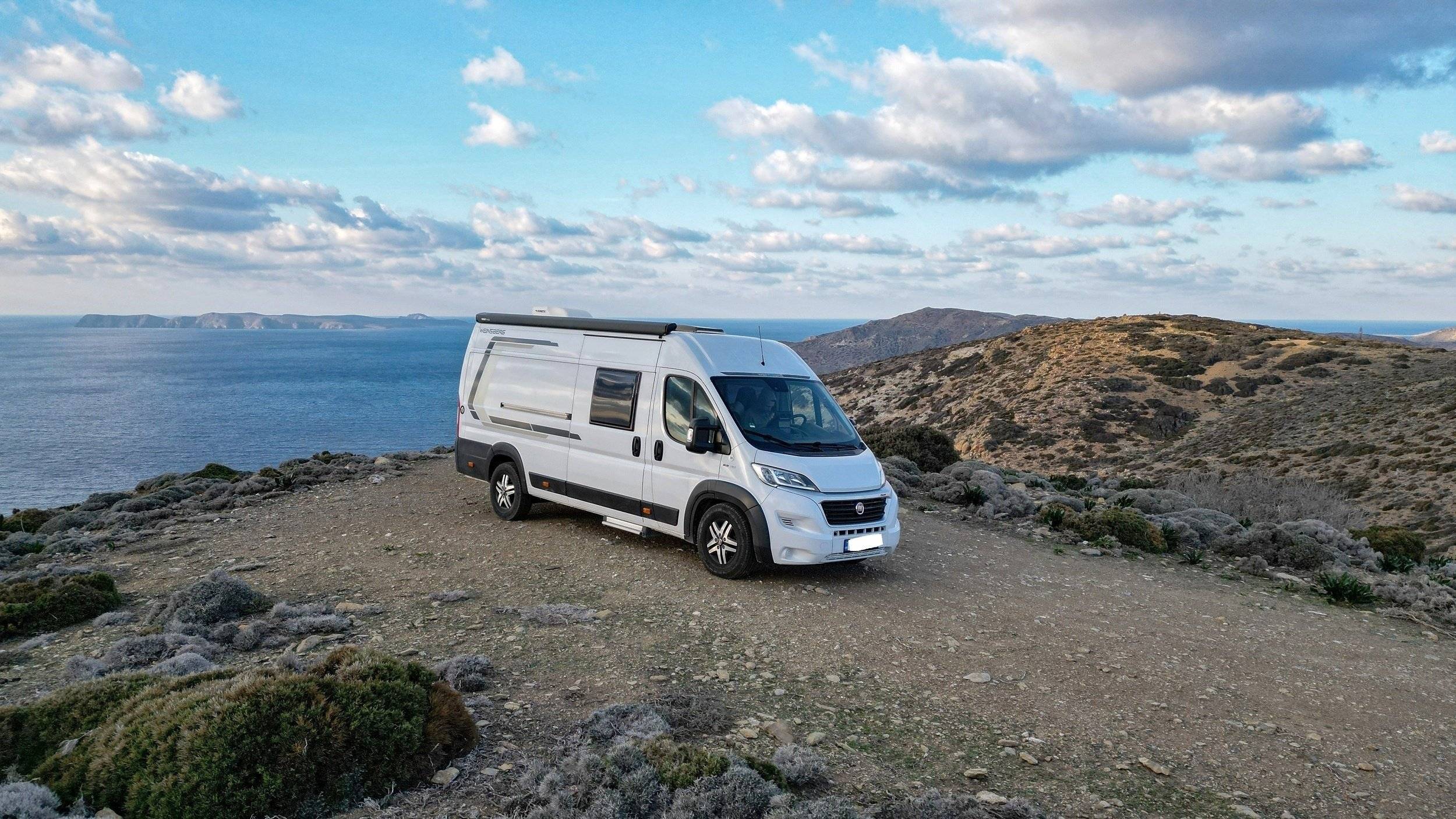 Vue avant de 3/4 Fiat FIAT DUCATO - Yescapa