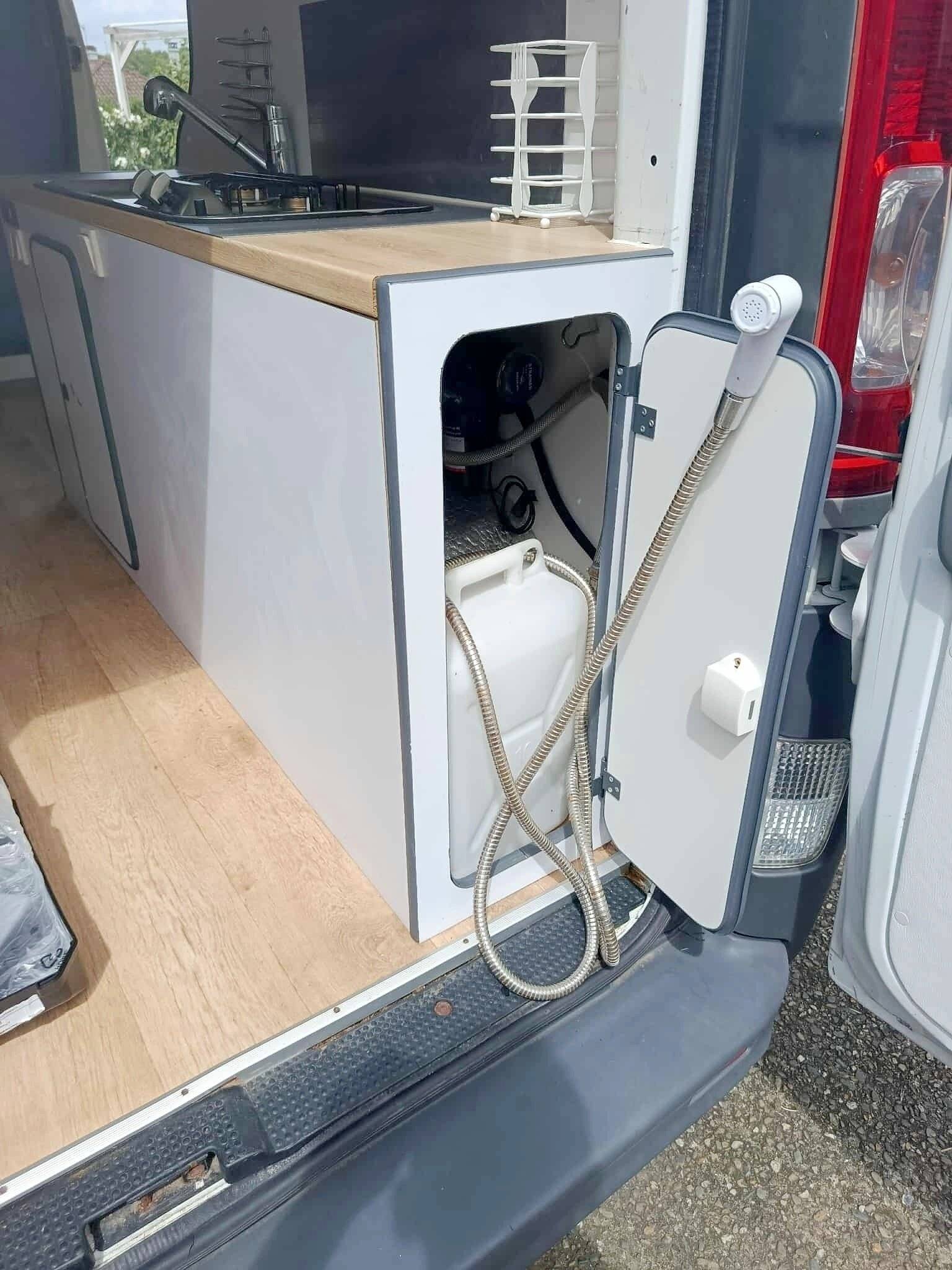 Le Van Occitan Renault trafic 2.0 DCI