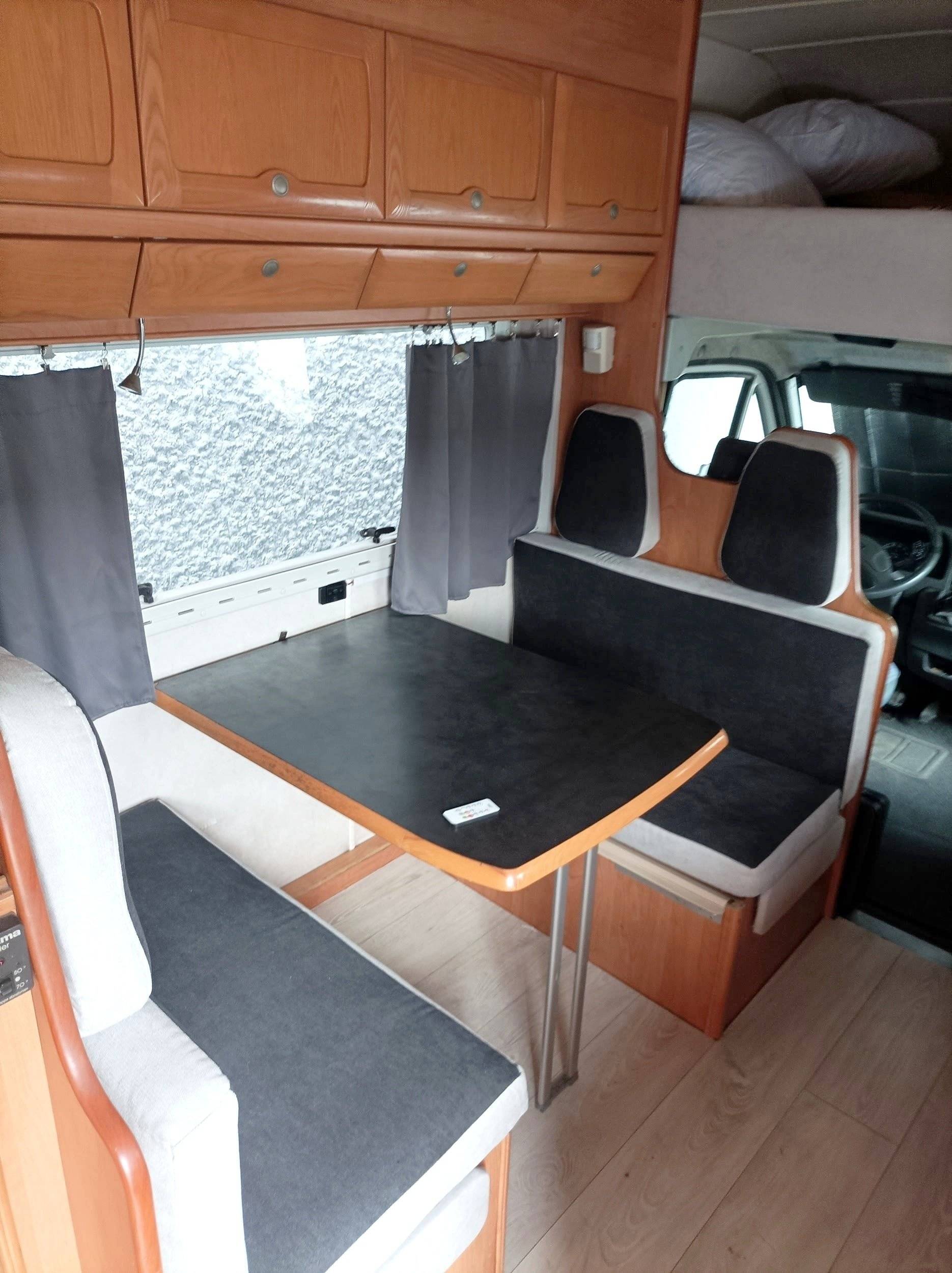Couchages Fiat Ducato 1.9 TD. 90CV. - Yescapa
