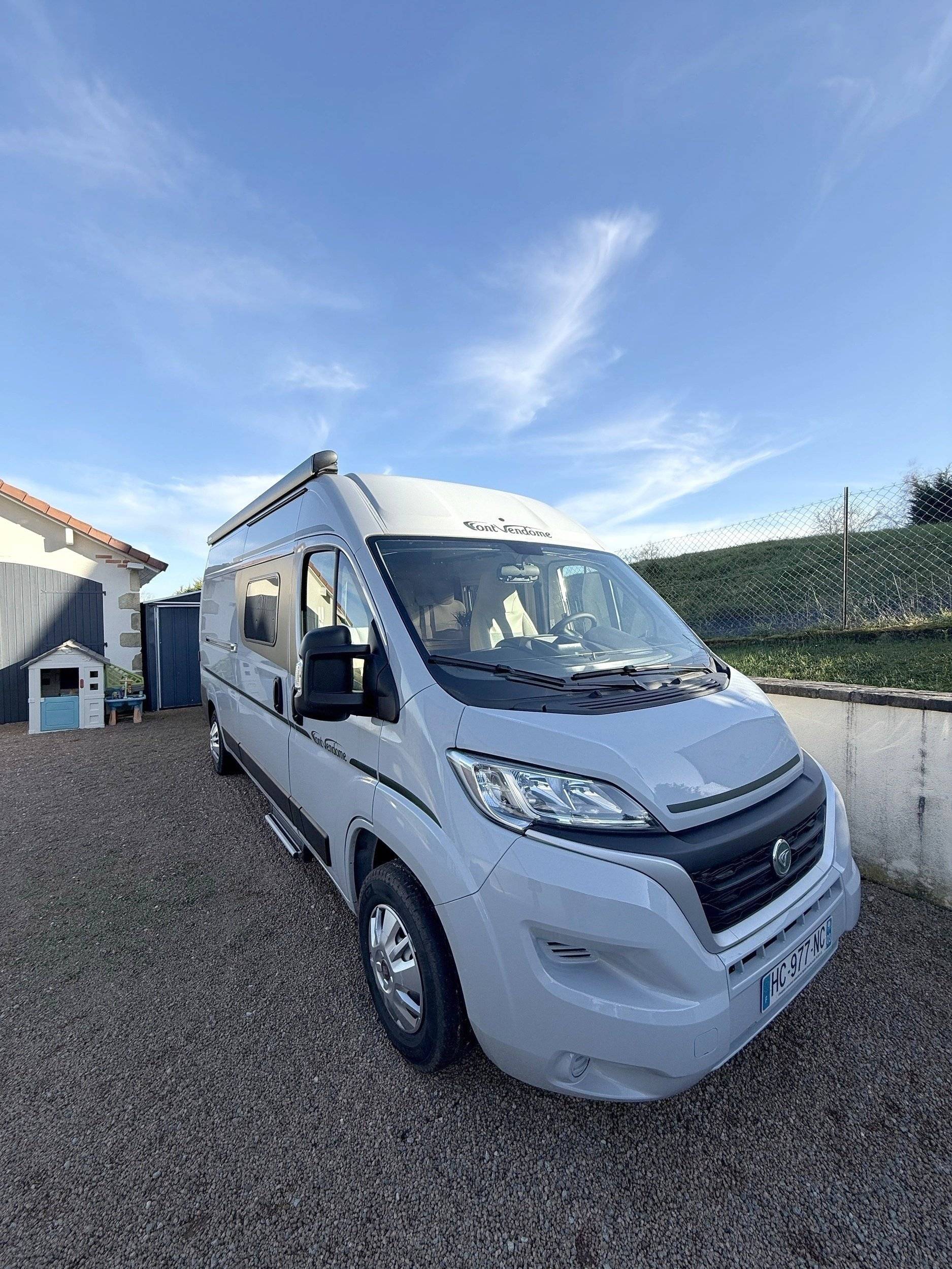 Voorkant 3/4 Fiat Ducato 2,3 l Multijet 130 ch. - Yescapa
