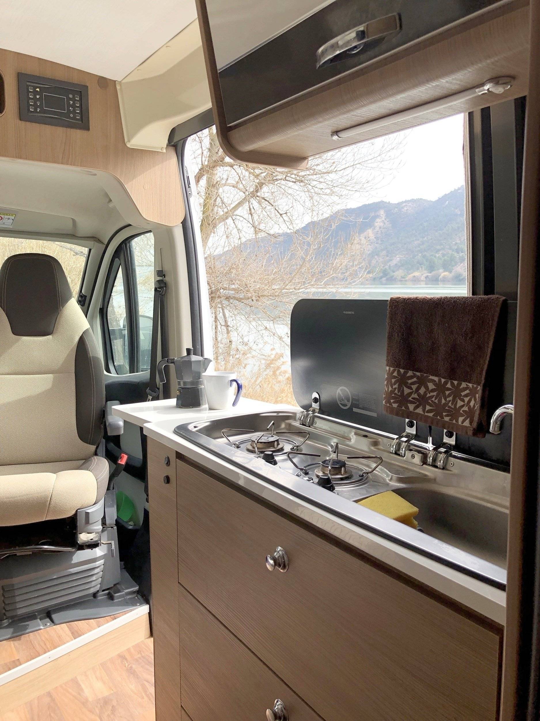 Kitchenette Fiat Ducato 2,2 l Multijet 130 ch. - Yescapa
