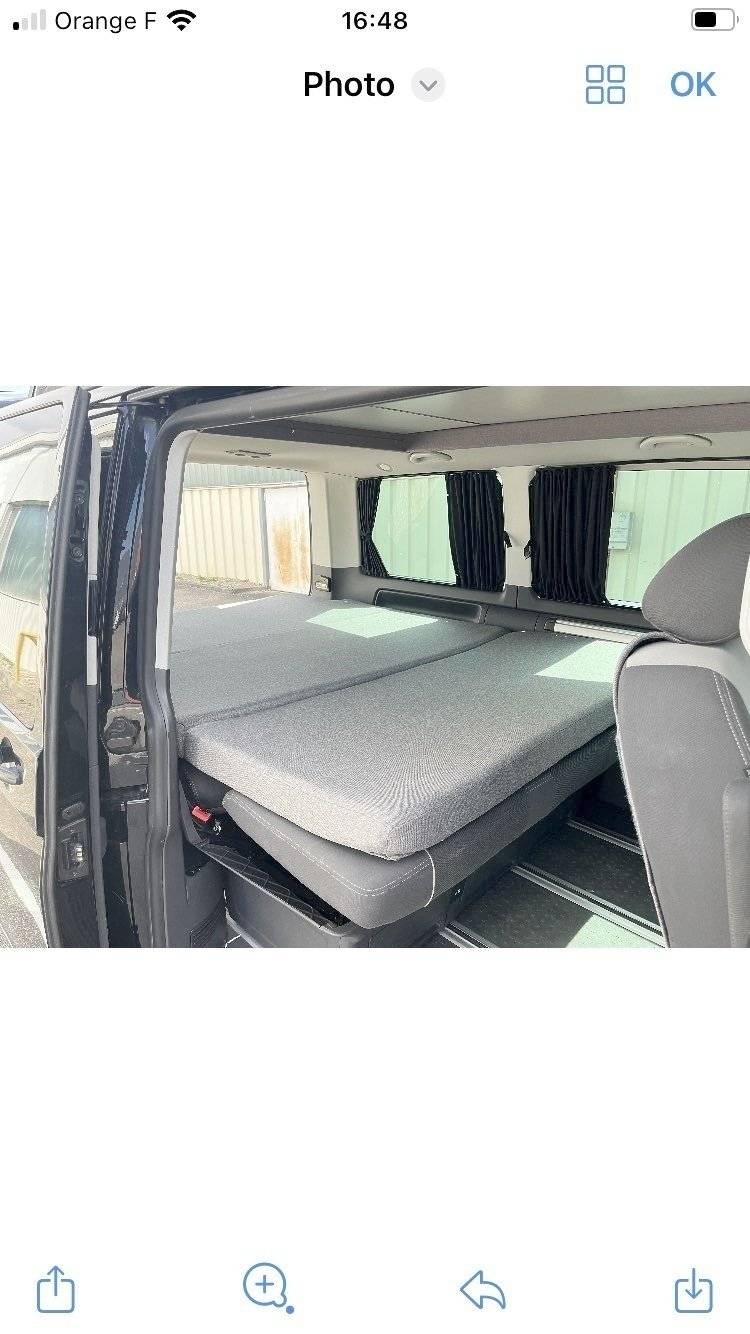 Couchages Volkswagen T5 2,0 l 140 ch - Yescapa
