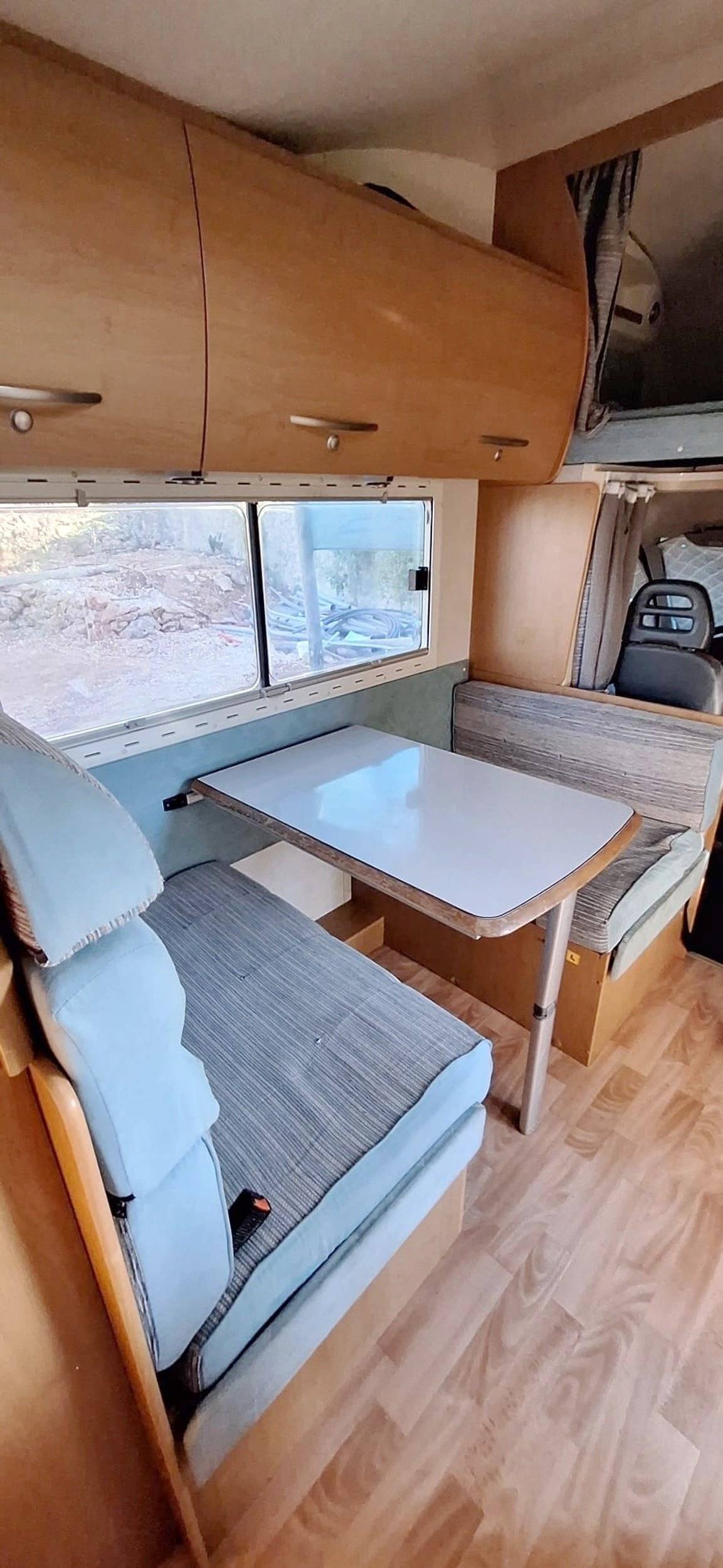 Área de jantar Fiat Ducato 2,3 130 ch - Yescapa