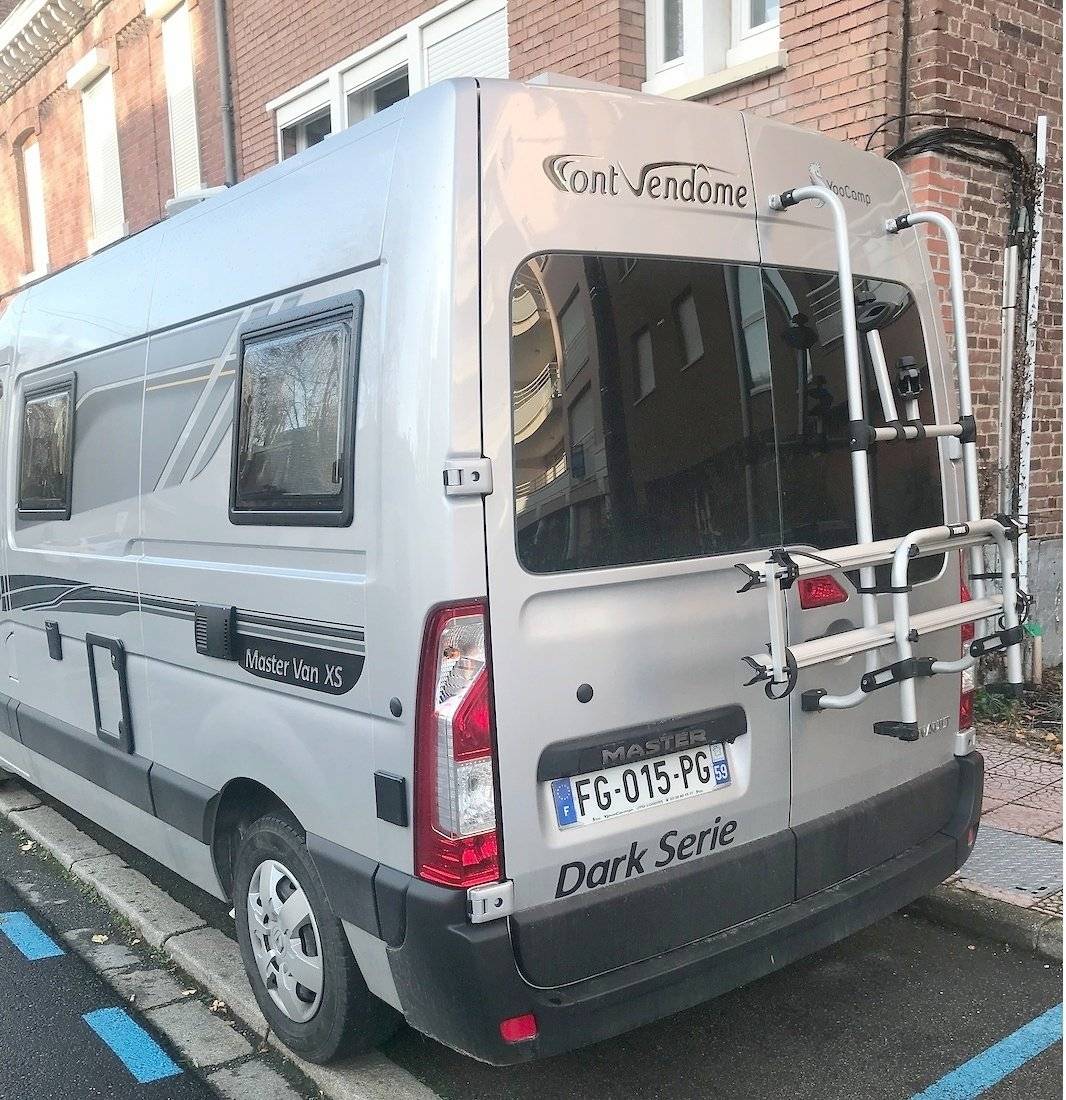 Vue arrière Renault Master 2,3 l 145 ch - Yescapa