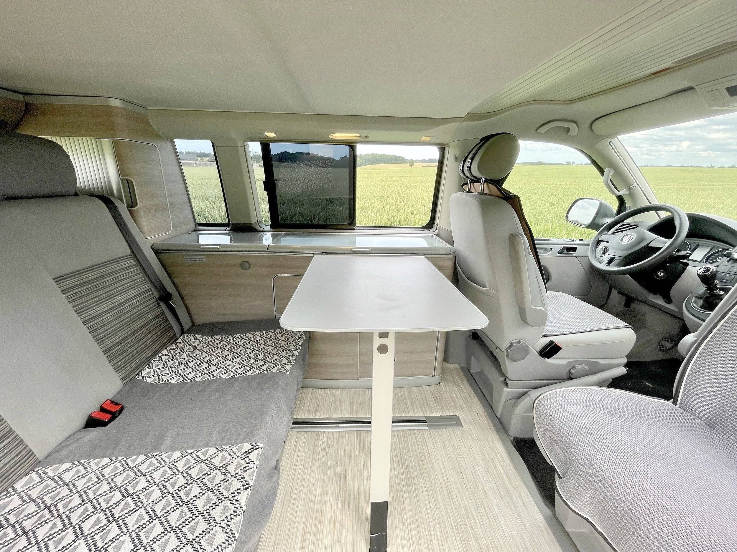 Volkswagen T5 California Coast