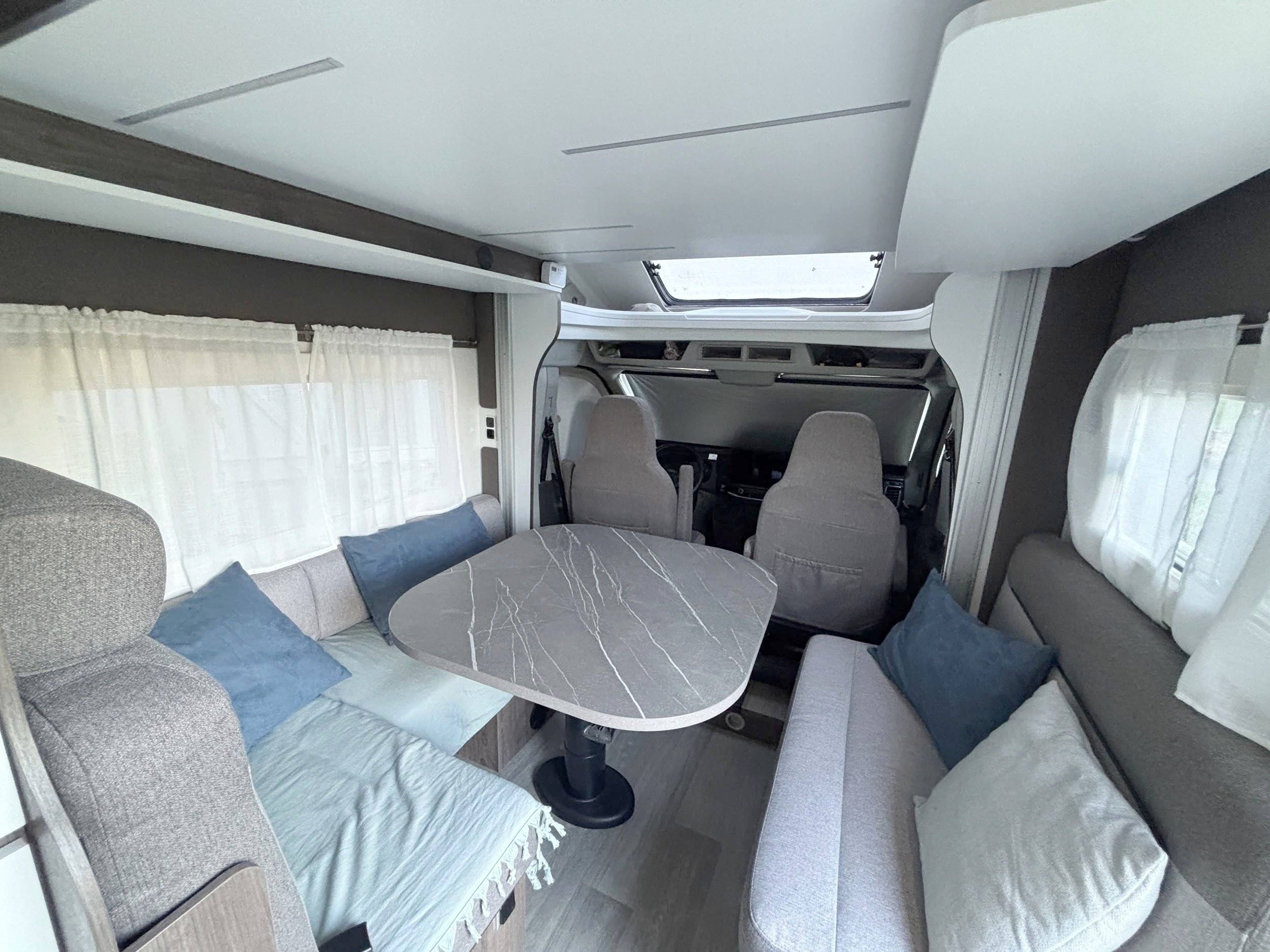 Comedor Ford Transit 165 cv BVA 8 - Yescapa