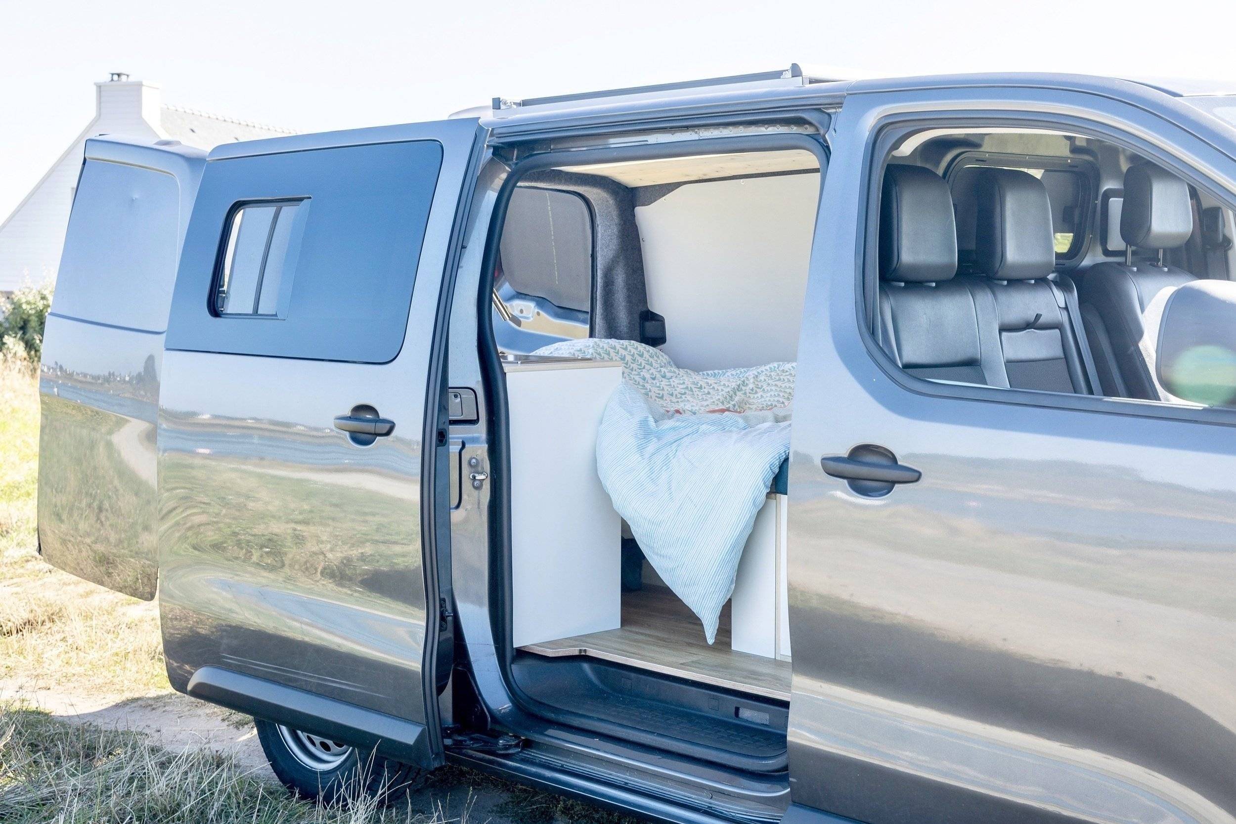 Slaapplaatsen Citroën Jumpy 2,2 l 120 ch - Yescapa