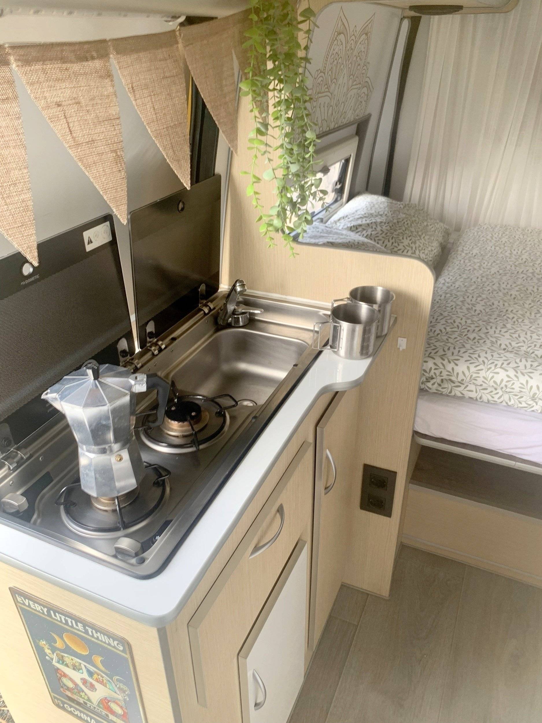 Kitchen Ford Ford Transit TT - Yescapa