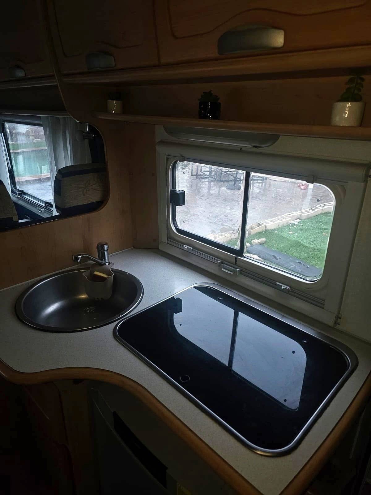 Kochnische Fiat Ducato 2,8 JTD - Yescapa