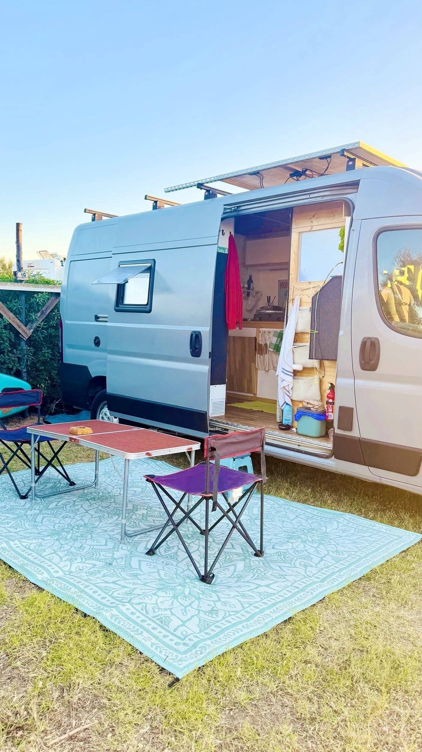 schräge Vorderansicht Fiat Ducato 2,8 - Yescapa