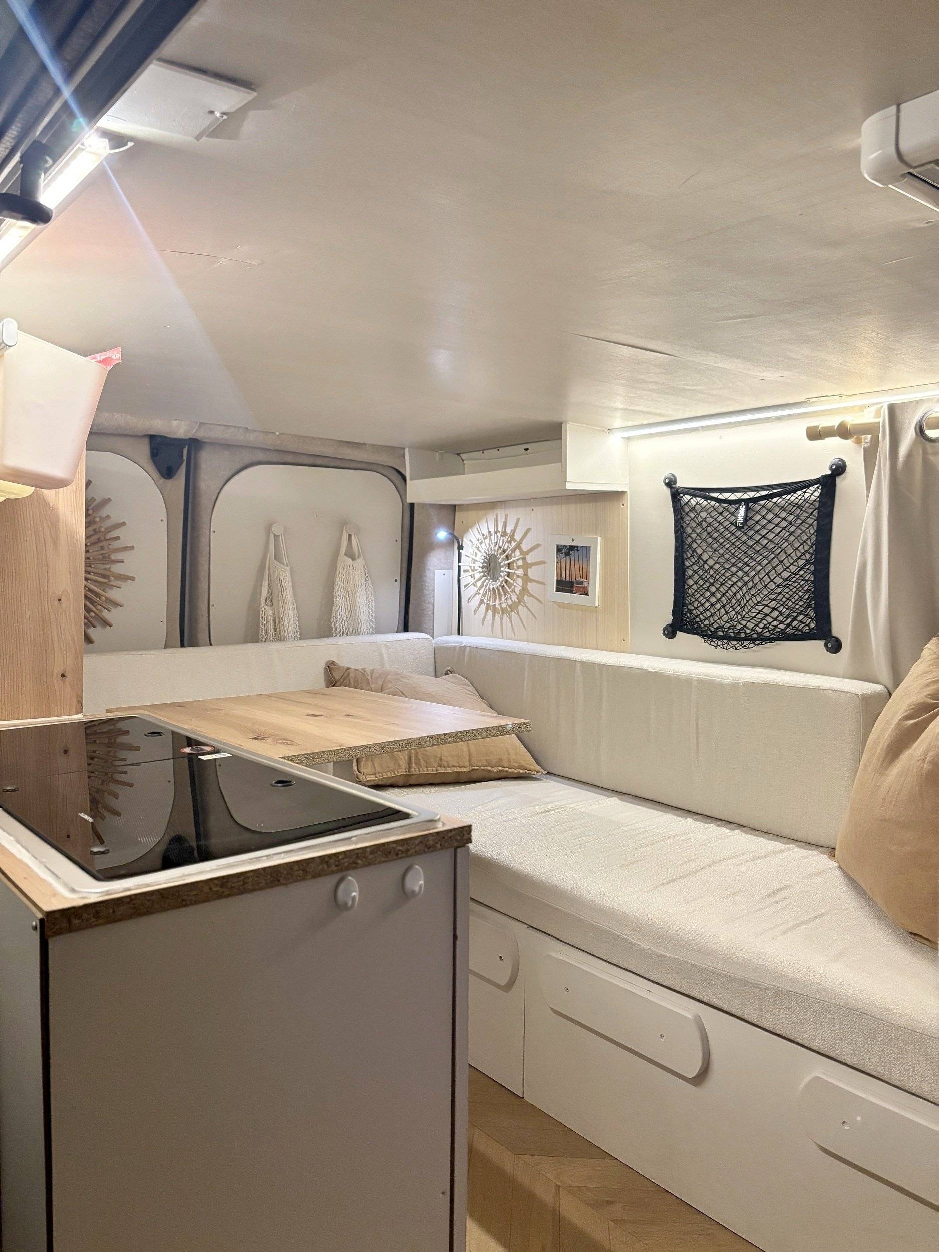 schräge Vorderansicht Opel opel vivaro L2H1 - Yescapa