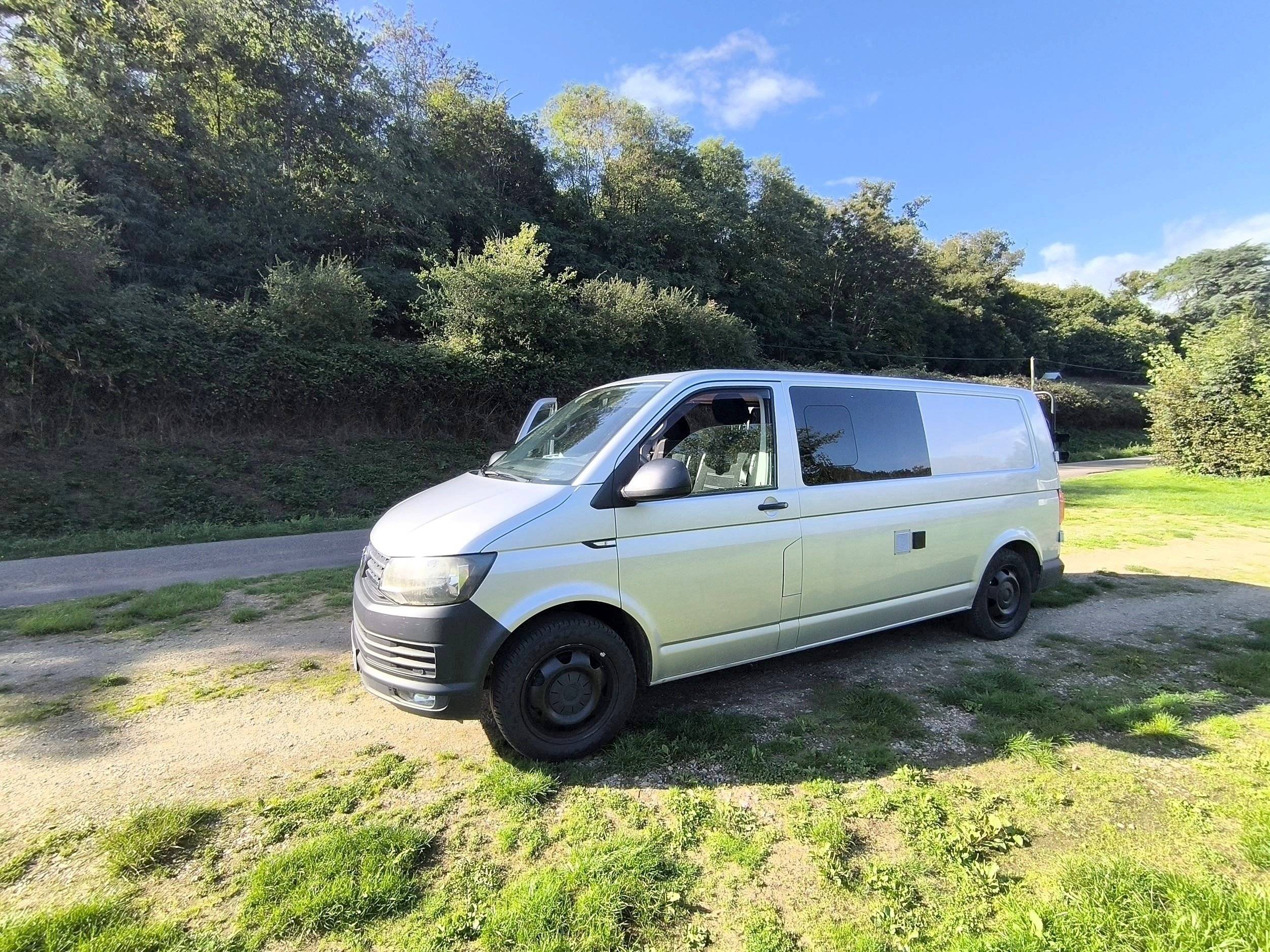 Vista frontale a ¾ Volkswagen 2,0 l 140 ch - Yescapa