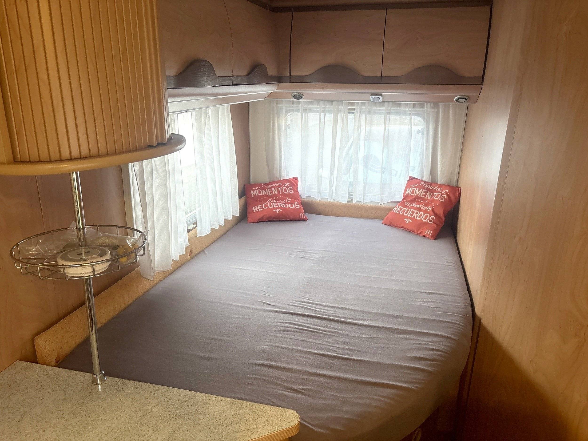 Couchages Citroën Jumper 2,8 Hdi 127 chevaux - Yescapa