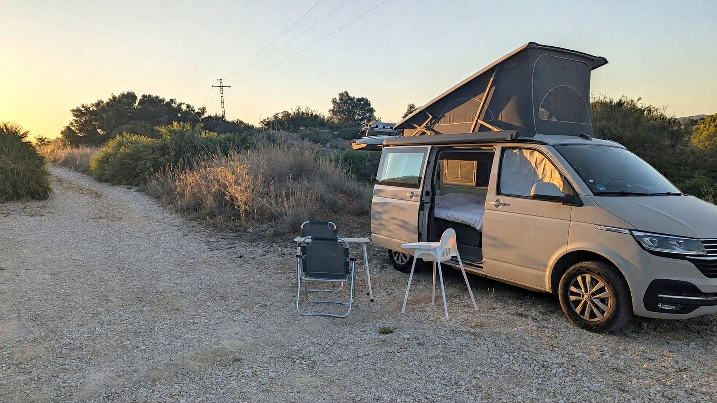 Dining Area Volkswagen California Ocean T6.1 - Yescapa