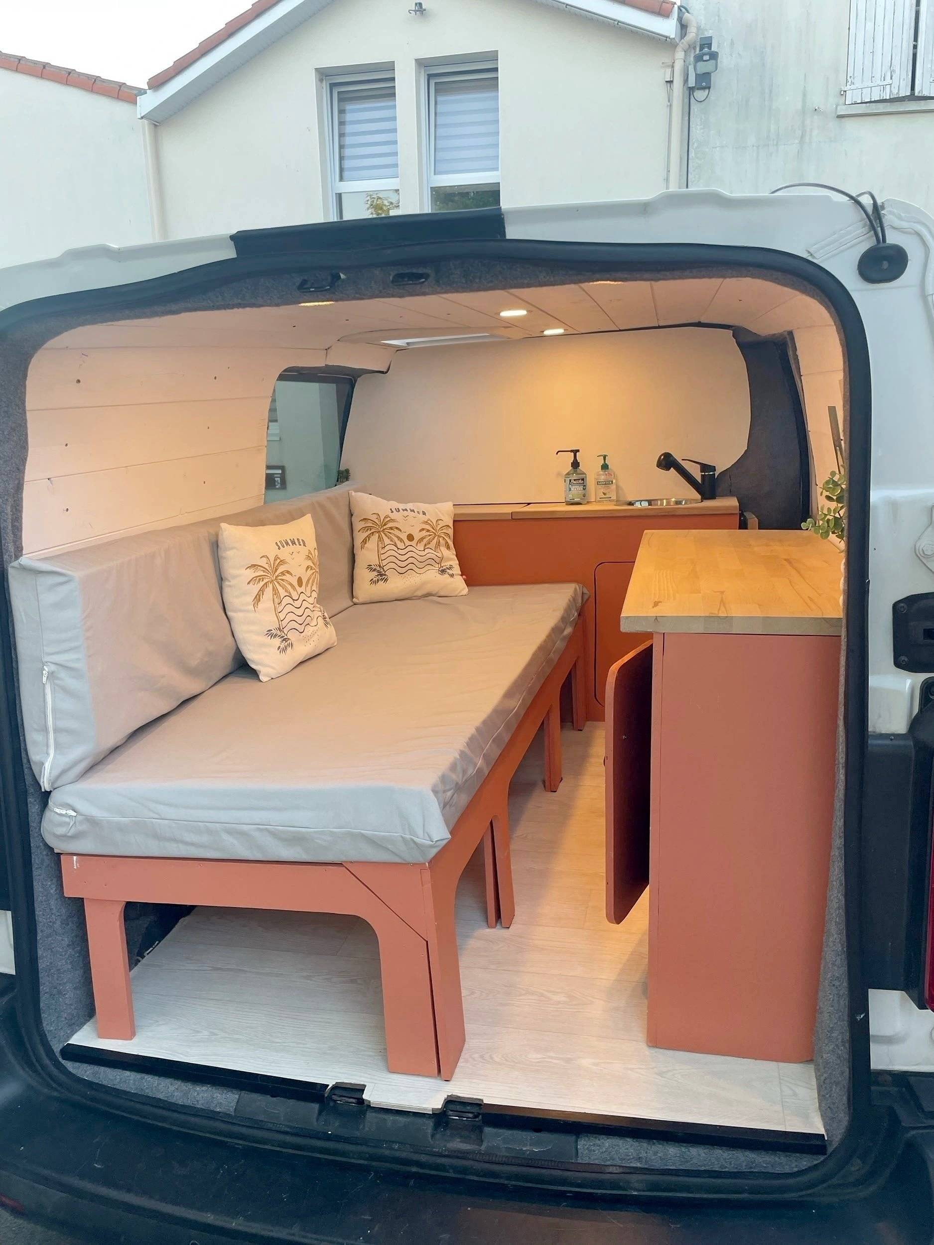 Plazas en cama Citroën Citroën jumpy - Yescapa