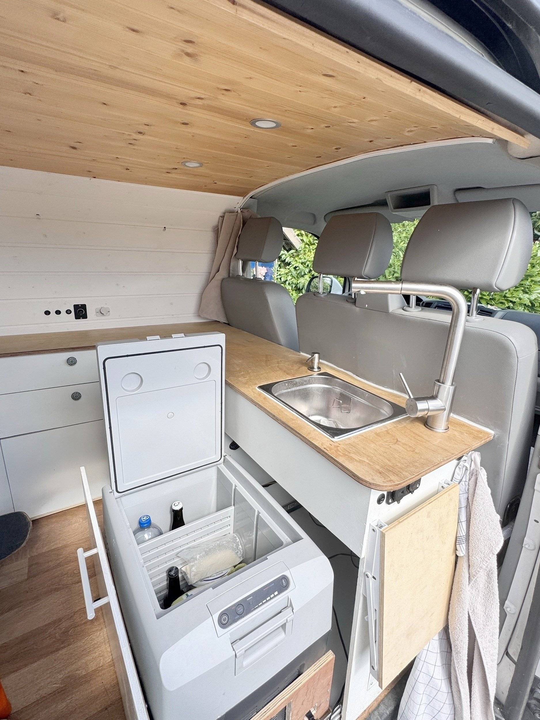 Volkswagen T5 2 l 84 ch