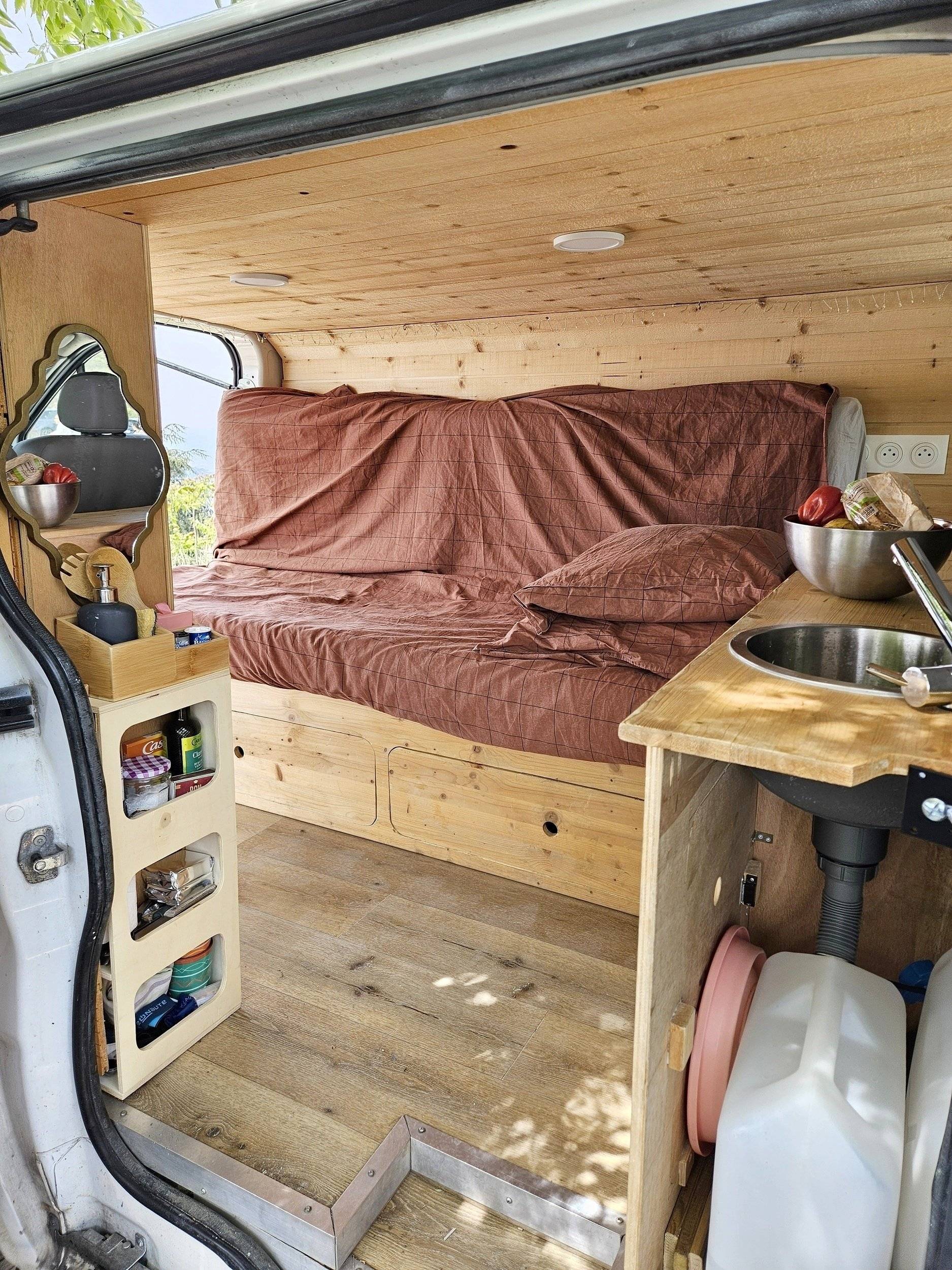 Kitchenette Opel Vivaro 2.0 115cv 16v - Yescapa