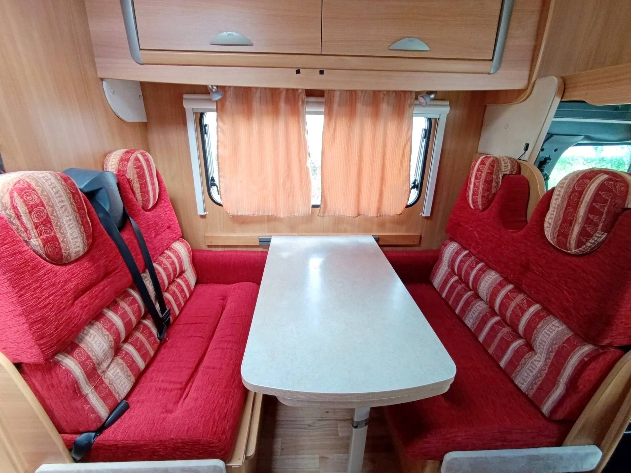 Challenger ford transit