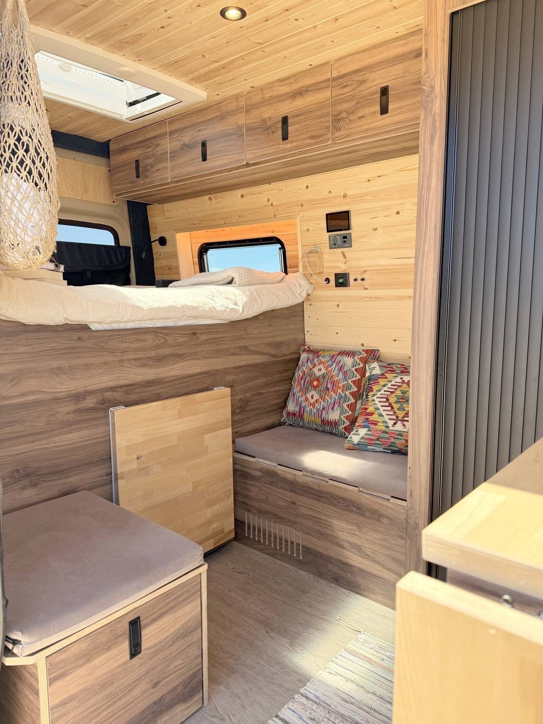 Comedor Mercedes Sprinter 2,2 l CDI 150 ch. - Yescapa