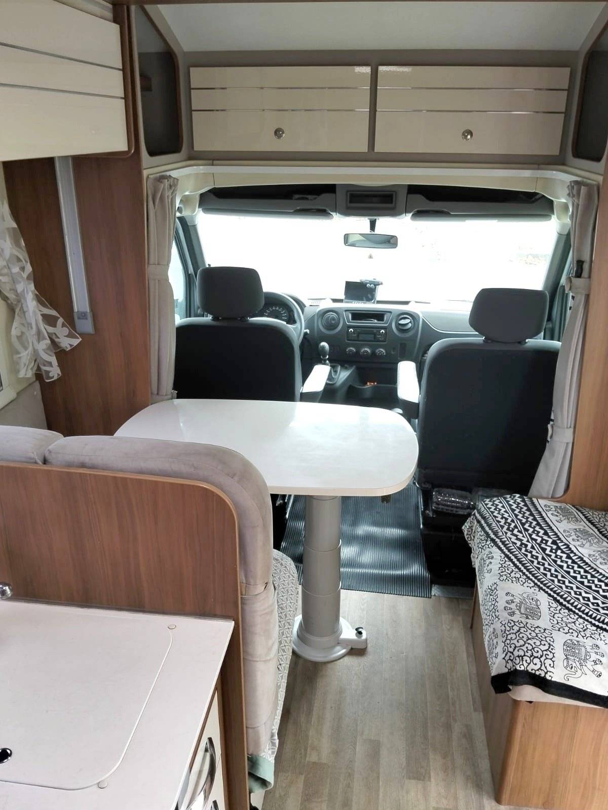 Dinette Renault Renault master - Yescapa