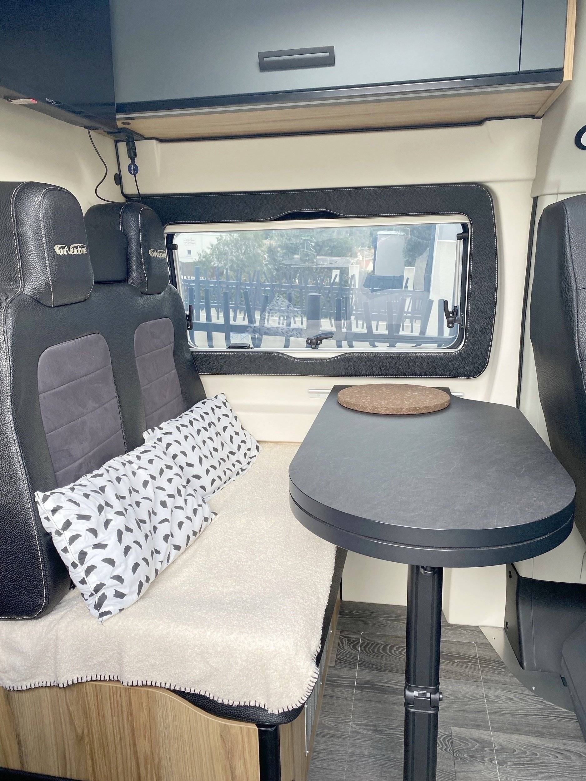 Font Vendôme Leader Camp