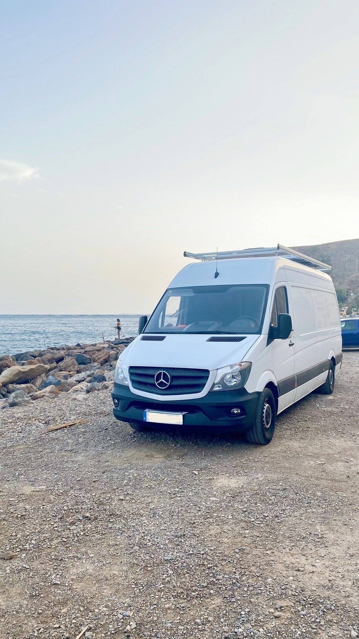 Front view from 3/4 Mercedes Sprinter 2,2 143ch - Yescapa