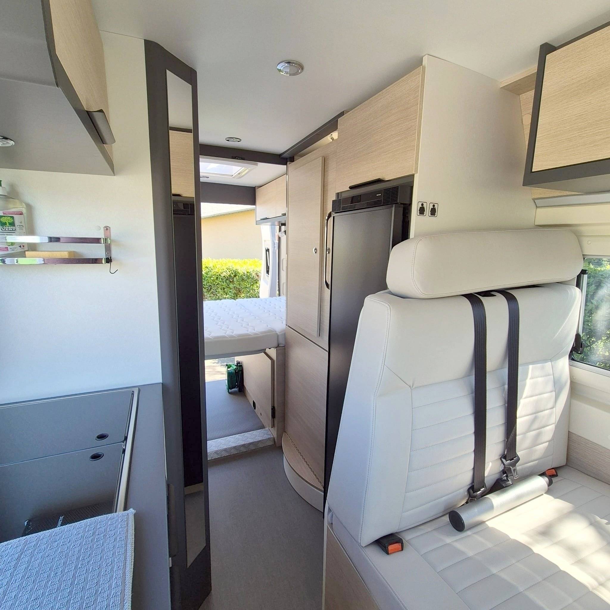 Letti Peugeot boxer 2,2l HDI 120 ch - Yescapa