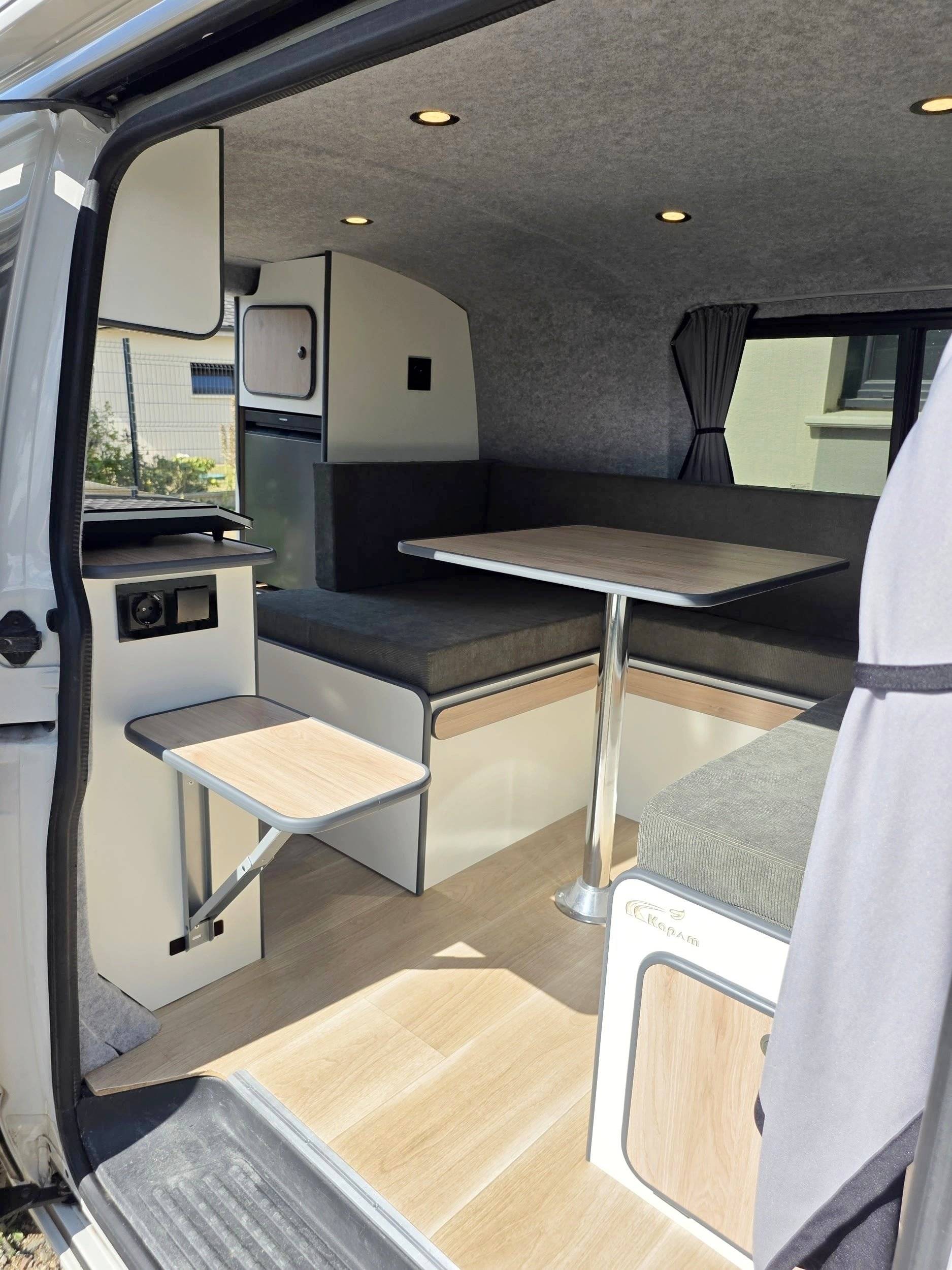 Dining Area Volkswagen T6 2 l 102 ch - Yescapa