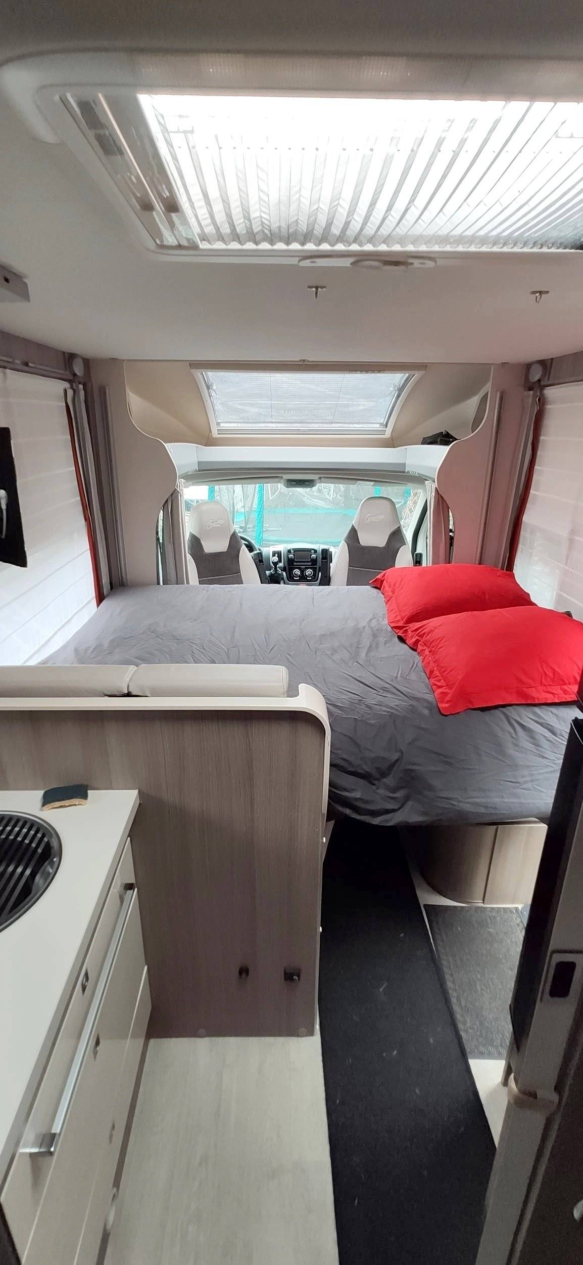 Schlafplätze Fiat Ducato 2.3 130 Multijet II - Yescapa