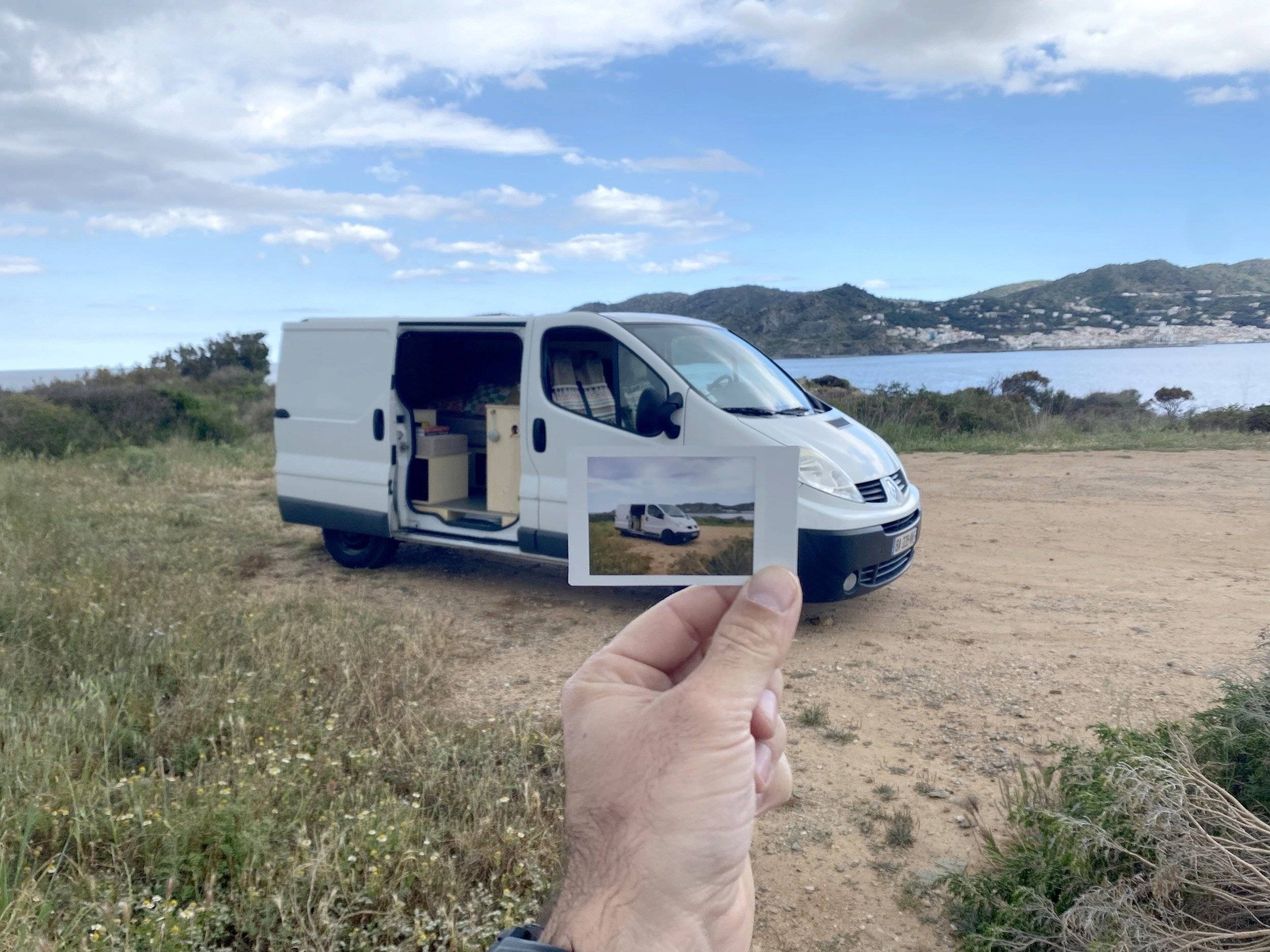 Voorkant 3/4 Renault Trafic - Yescapa