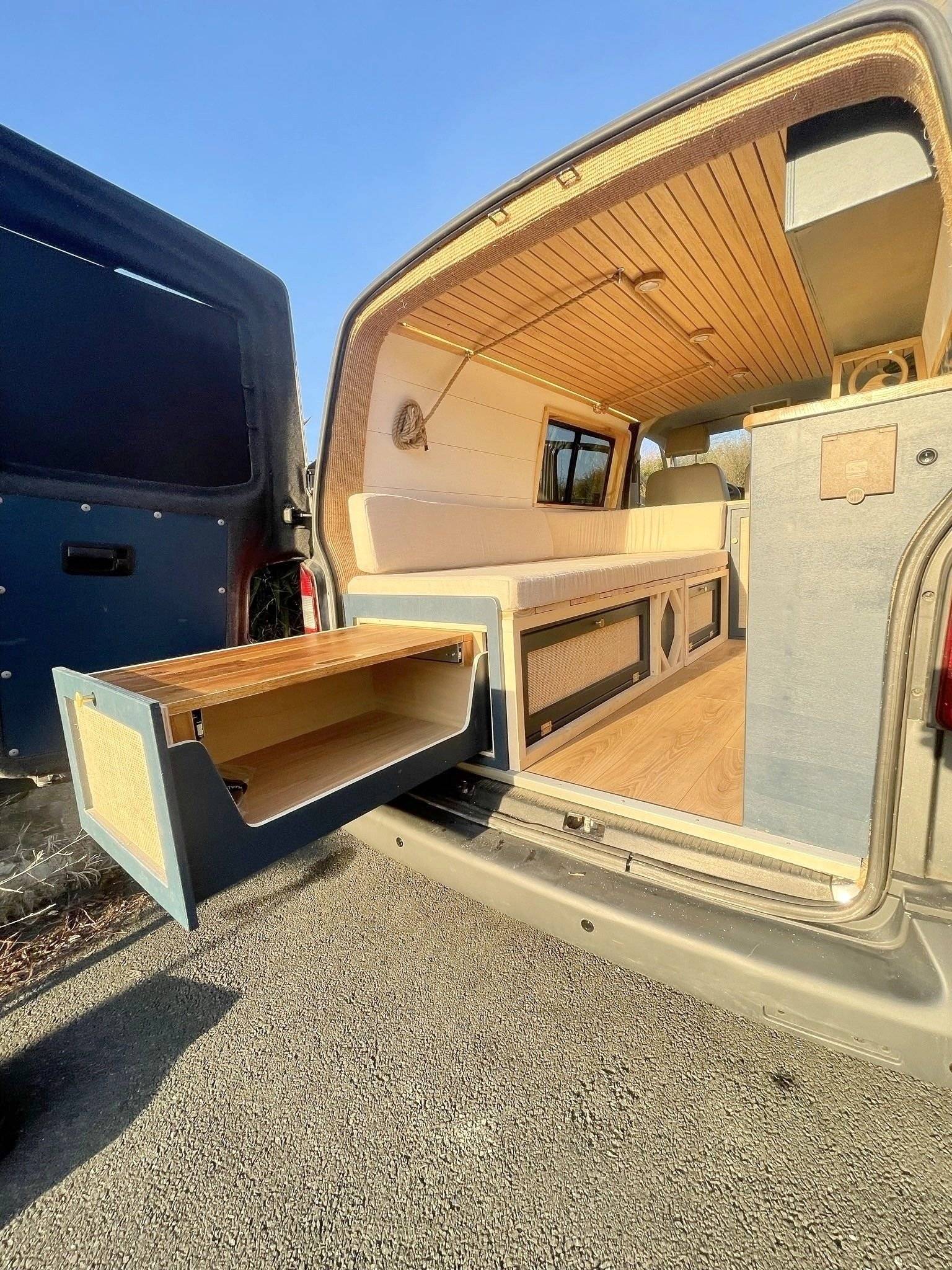 Volkswagen T5 2 l 102 ch