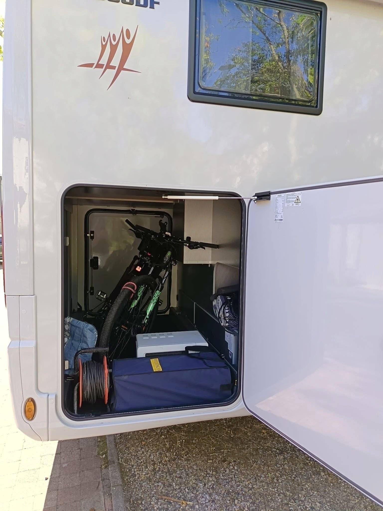 Rapido 8066Df
