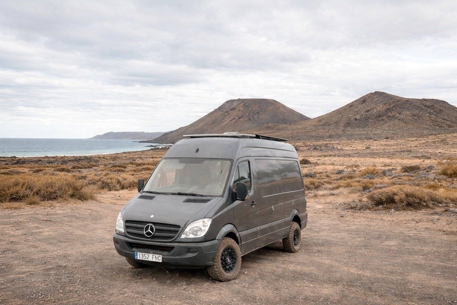 Vue avant de 3/4 Mercedes Mercedes - Yescapa