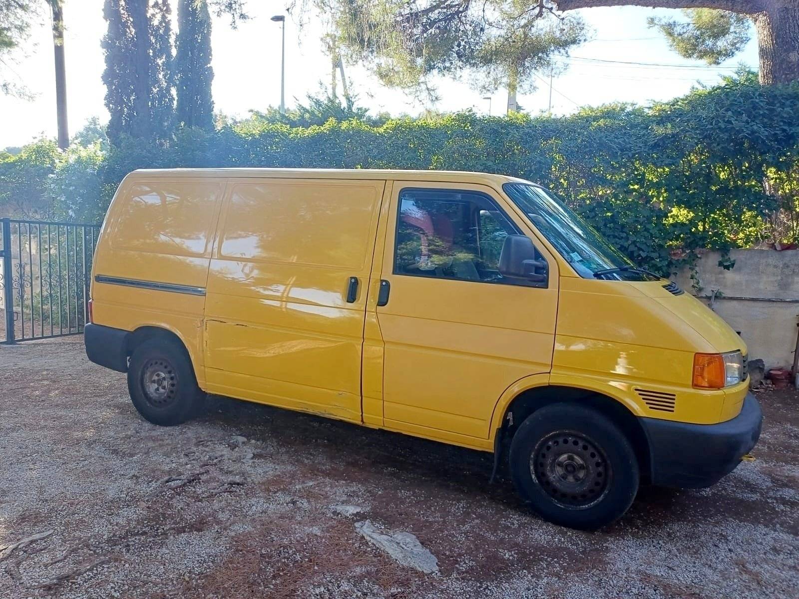 Vista de 3/4 Volkswagen T4 - Yescapa