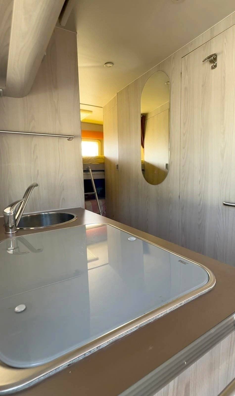 Dining Area Iveco iveco spa - Yescapa