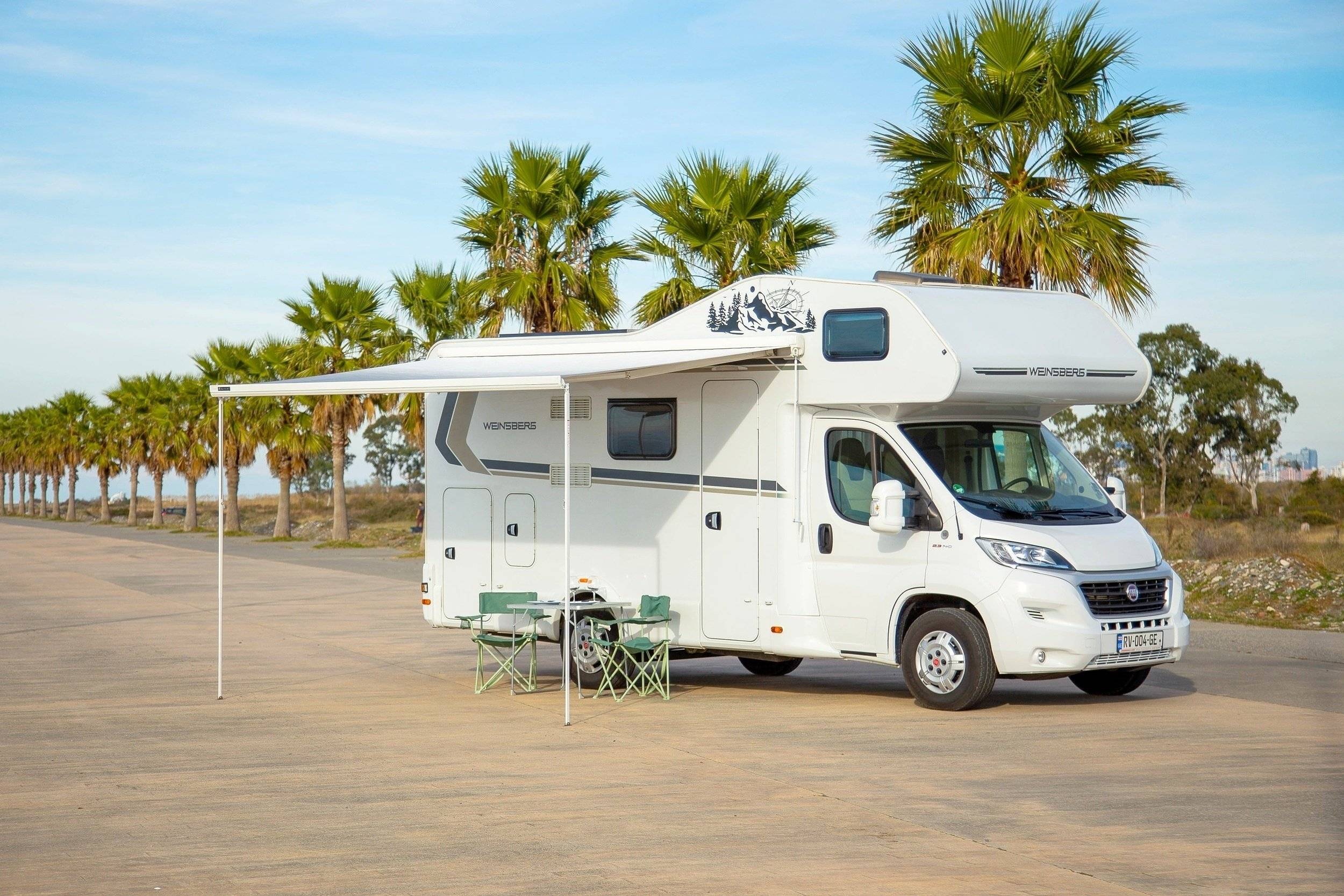 Front view from 3/4 Fiat FIAT DUCATO - Yescapa