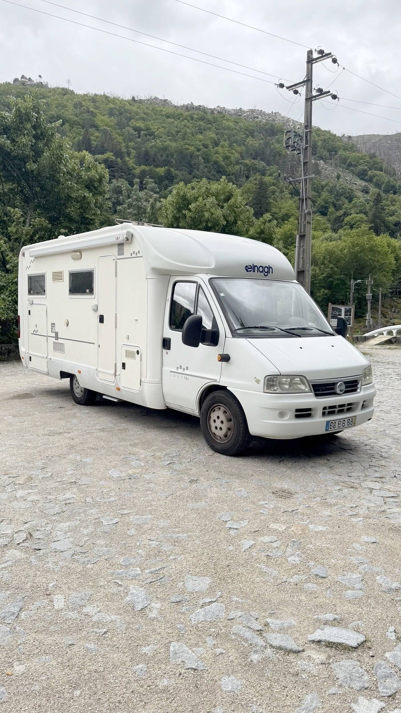 Front view from 3/4 Fiat Ducato 2.8 JTD - Yescapa